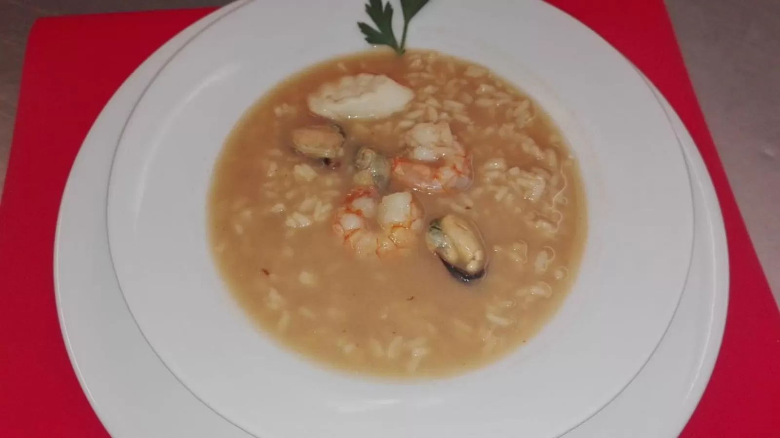 Restaurant/places to eat in Hotel Reina Isabel