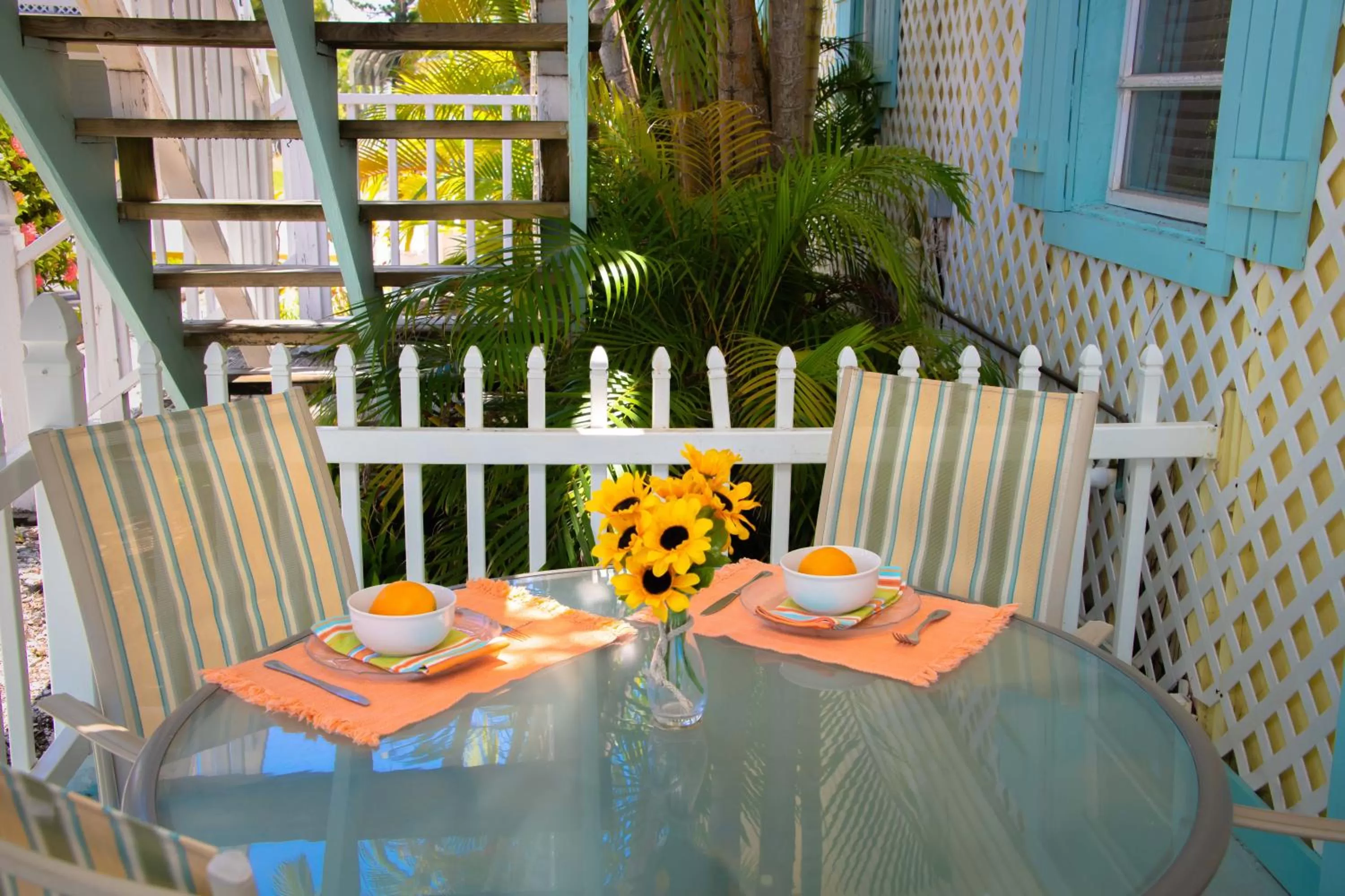 Patio in Cedar Cove Resort & Cottages