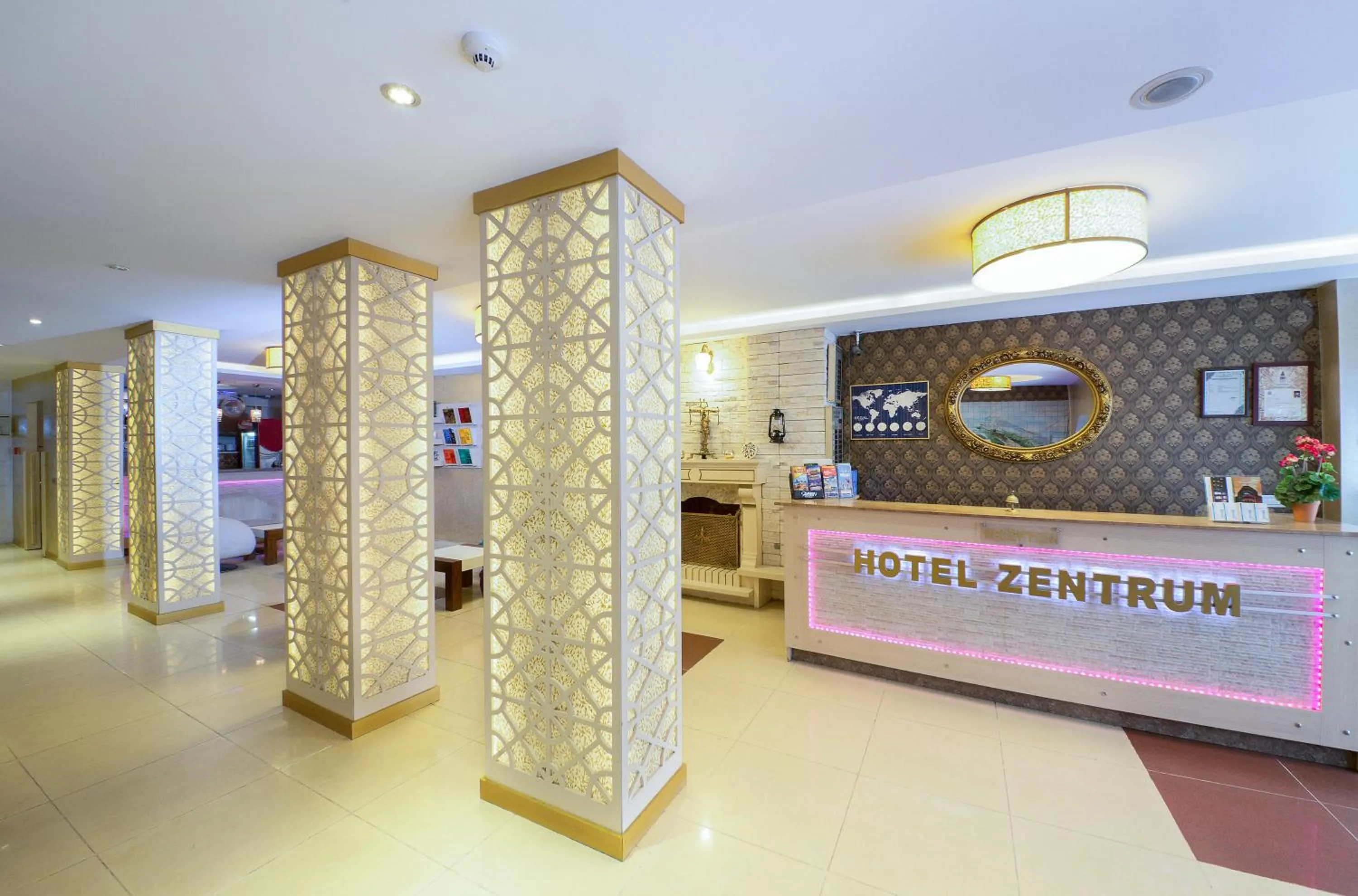 Lobby or reception in GRAND ZENTRUM HOTEL & CAFE RESTAURANT - Taksim Square