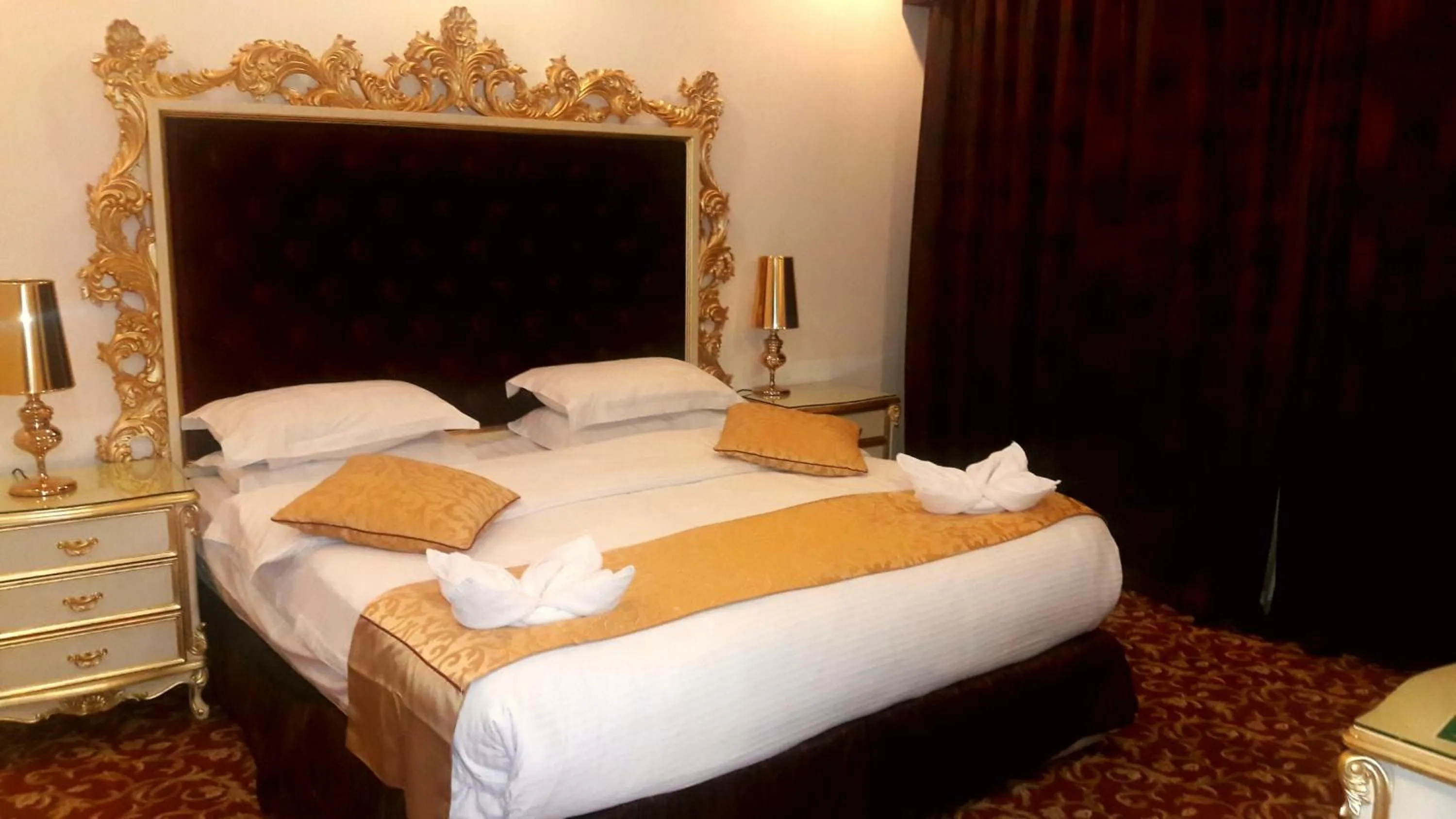 Bedroom, Bed in فندق حديقة الأزهار