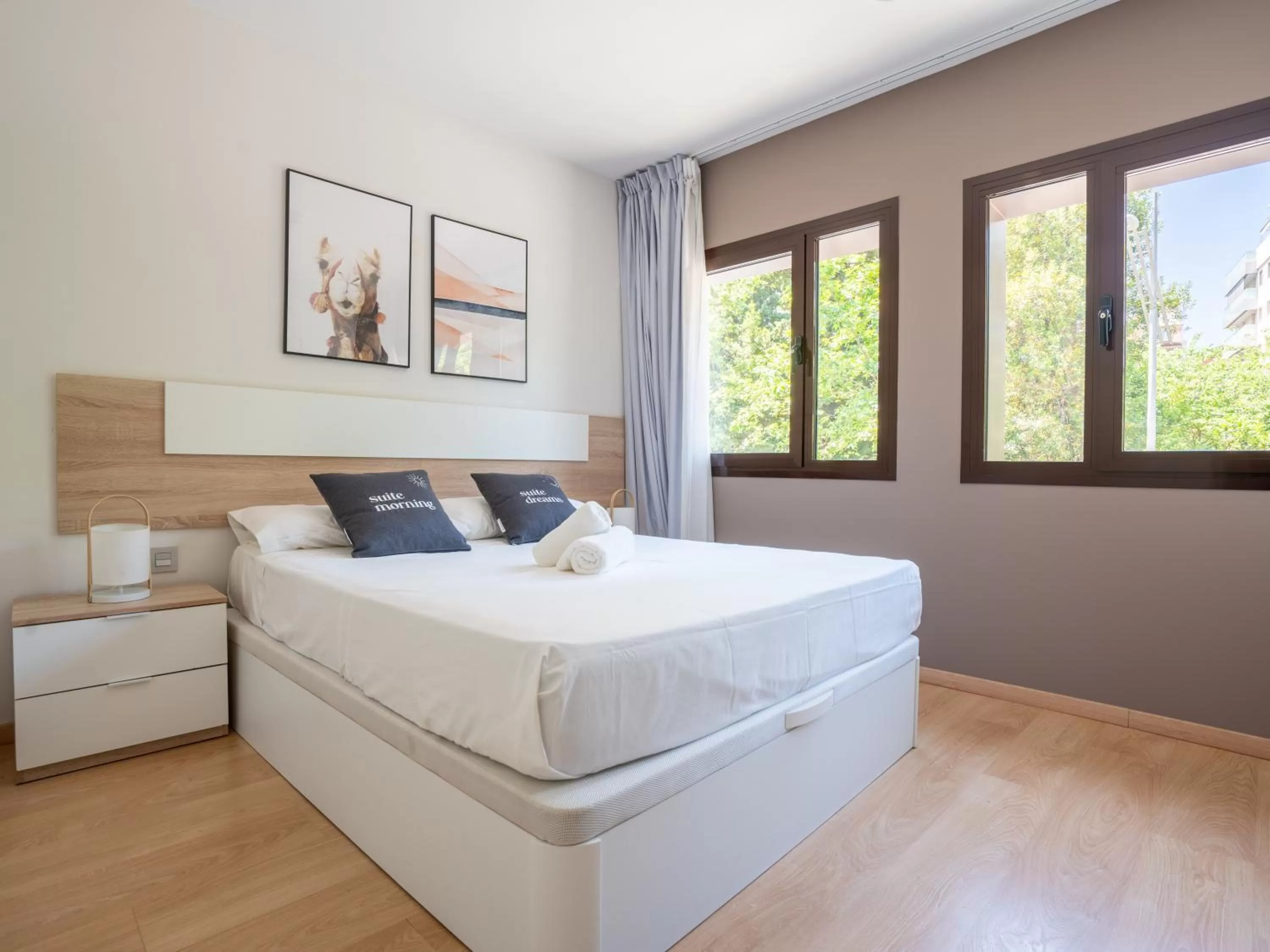 Bed in Limehome Barcelona Carrer de Fontcoberta - Digital Access