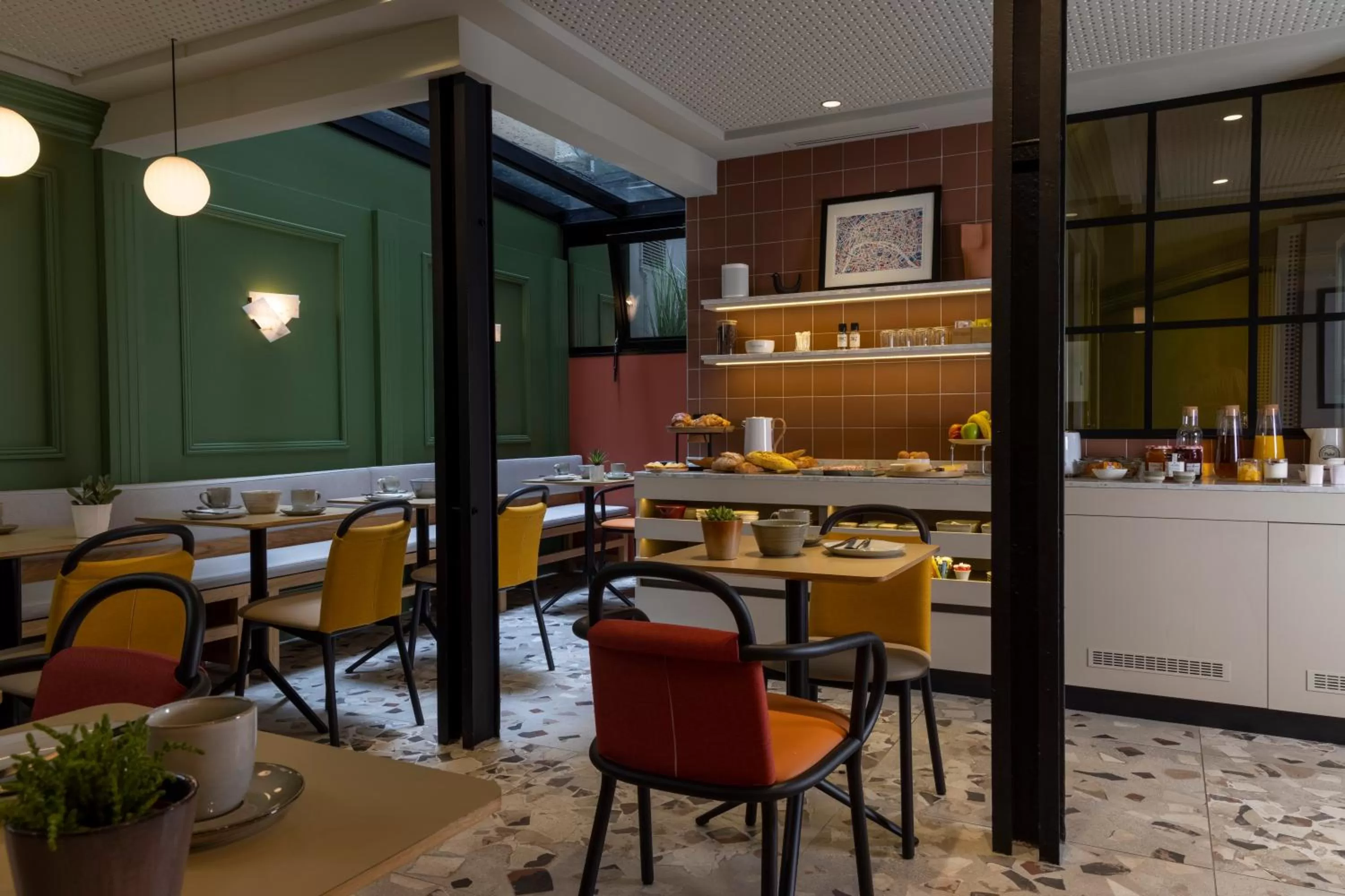 Breakfast in Hôtel De La Paix