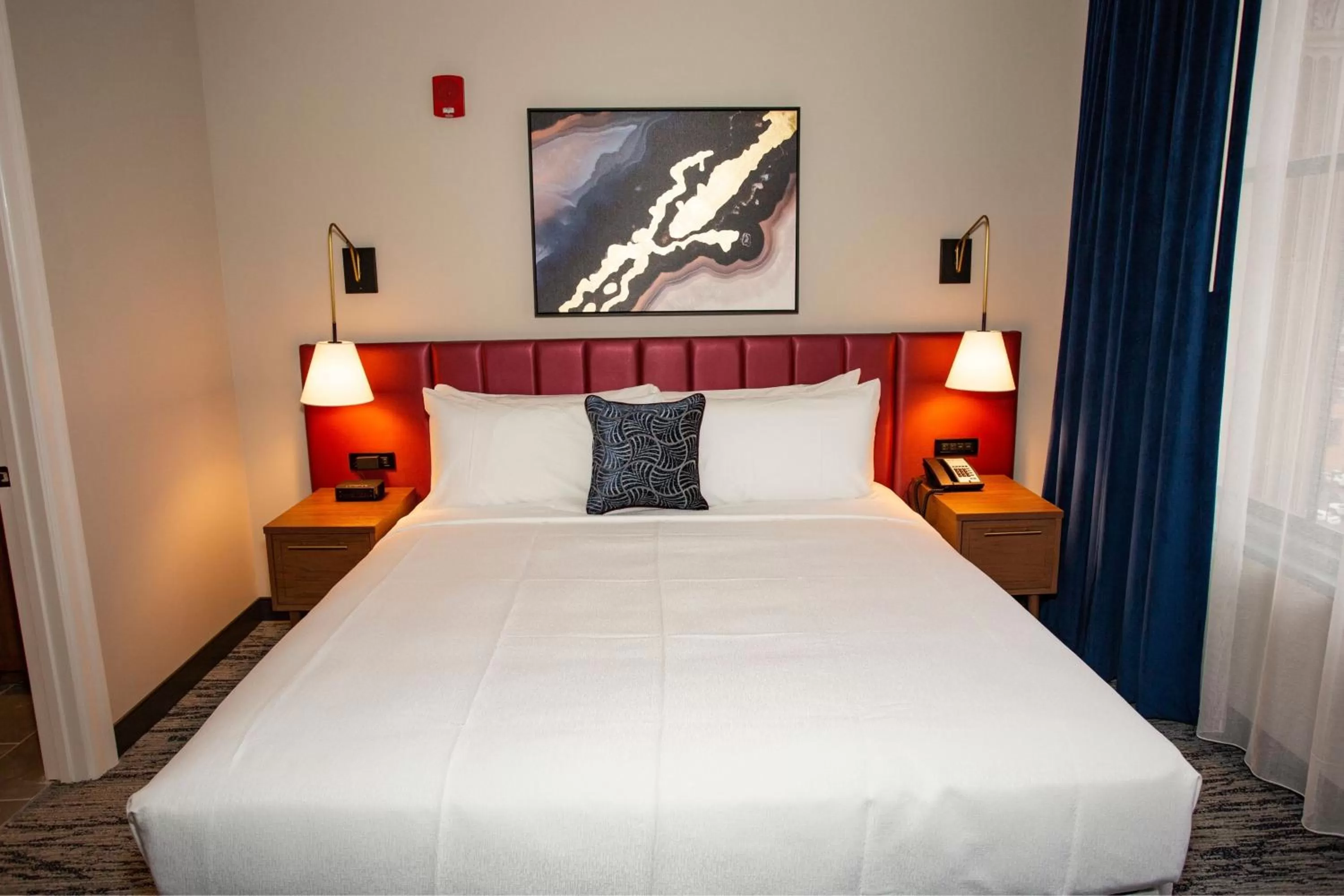 Photo of the whole room, Bed in BLU-Tique, Akron, a Tribute Portfolio Hotel