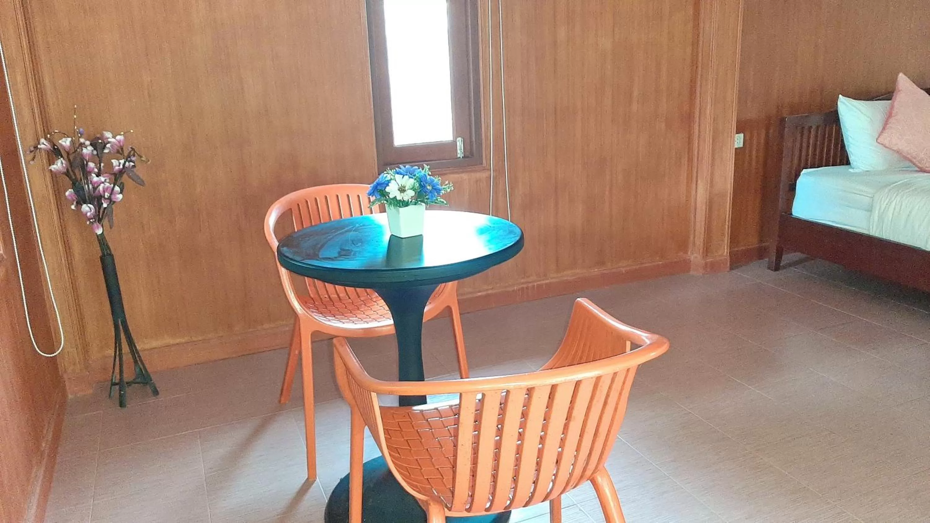 Seating area, Bed in Doo Dee Boutique Resort by Swiss Chalet