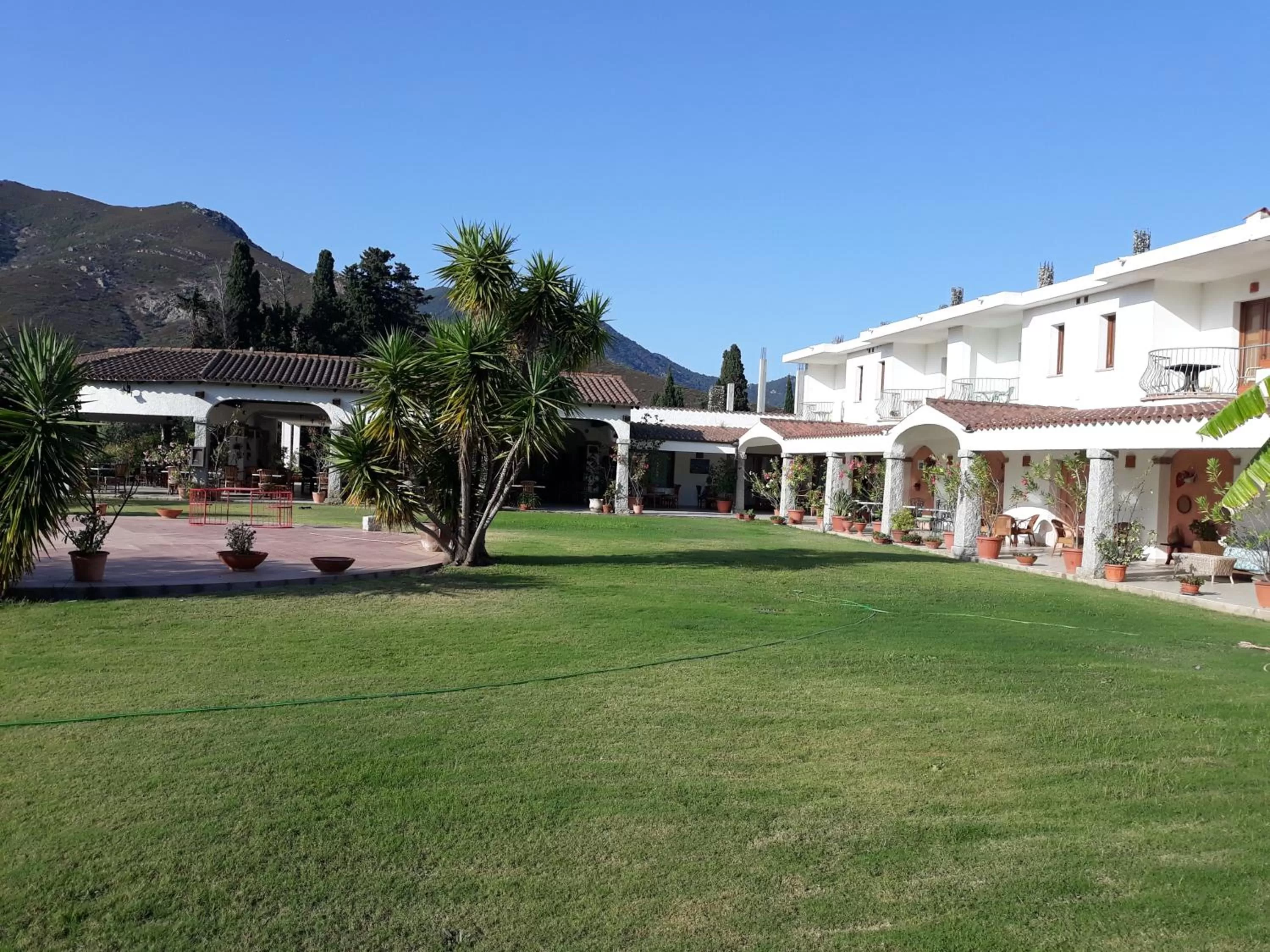 Property building in Hotel Domu Incantada