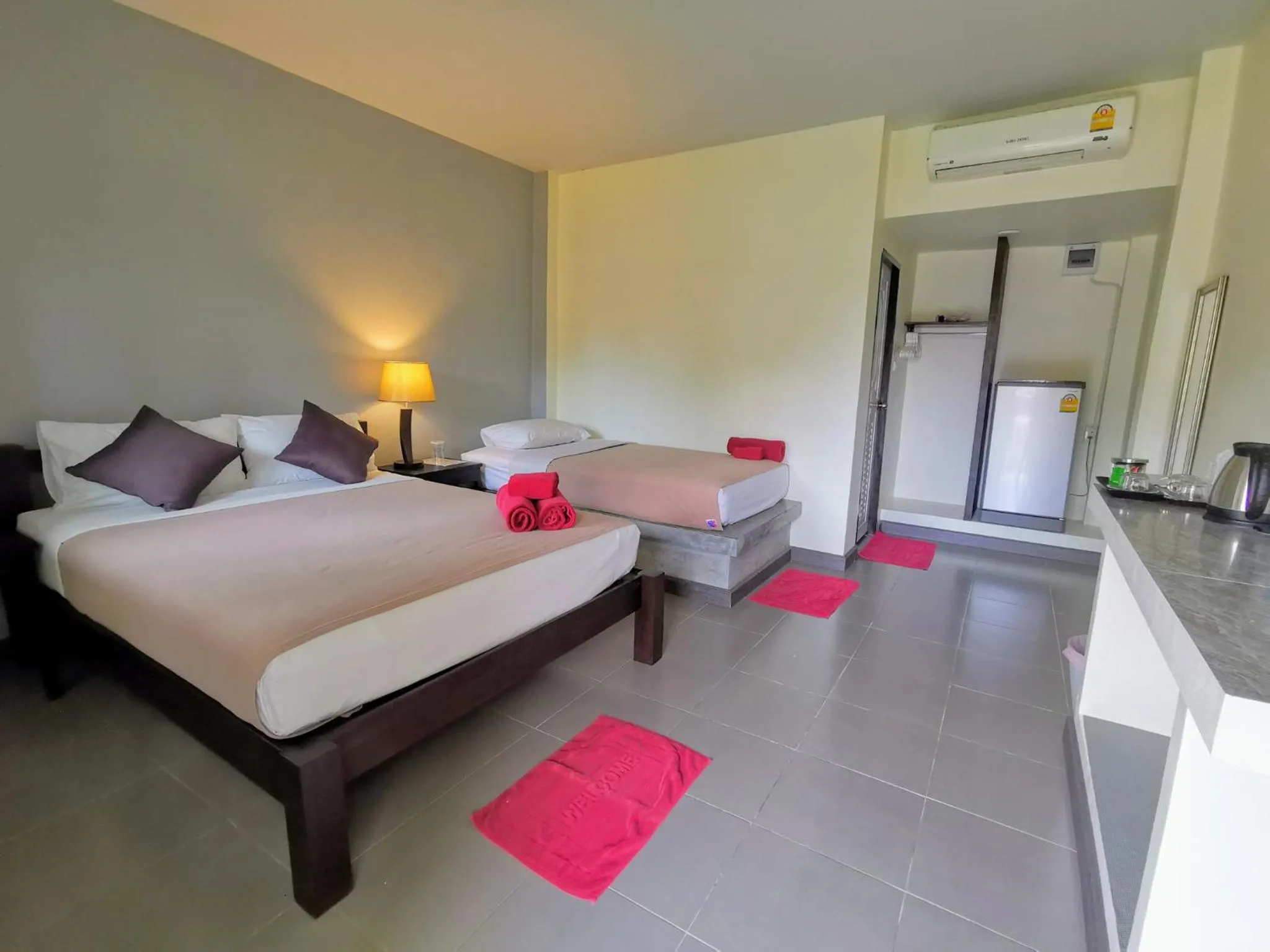 Photo of the whole room, Bed in SER-EN-DIP-I-TY - SHA Extra Plus