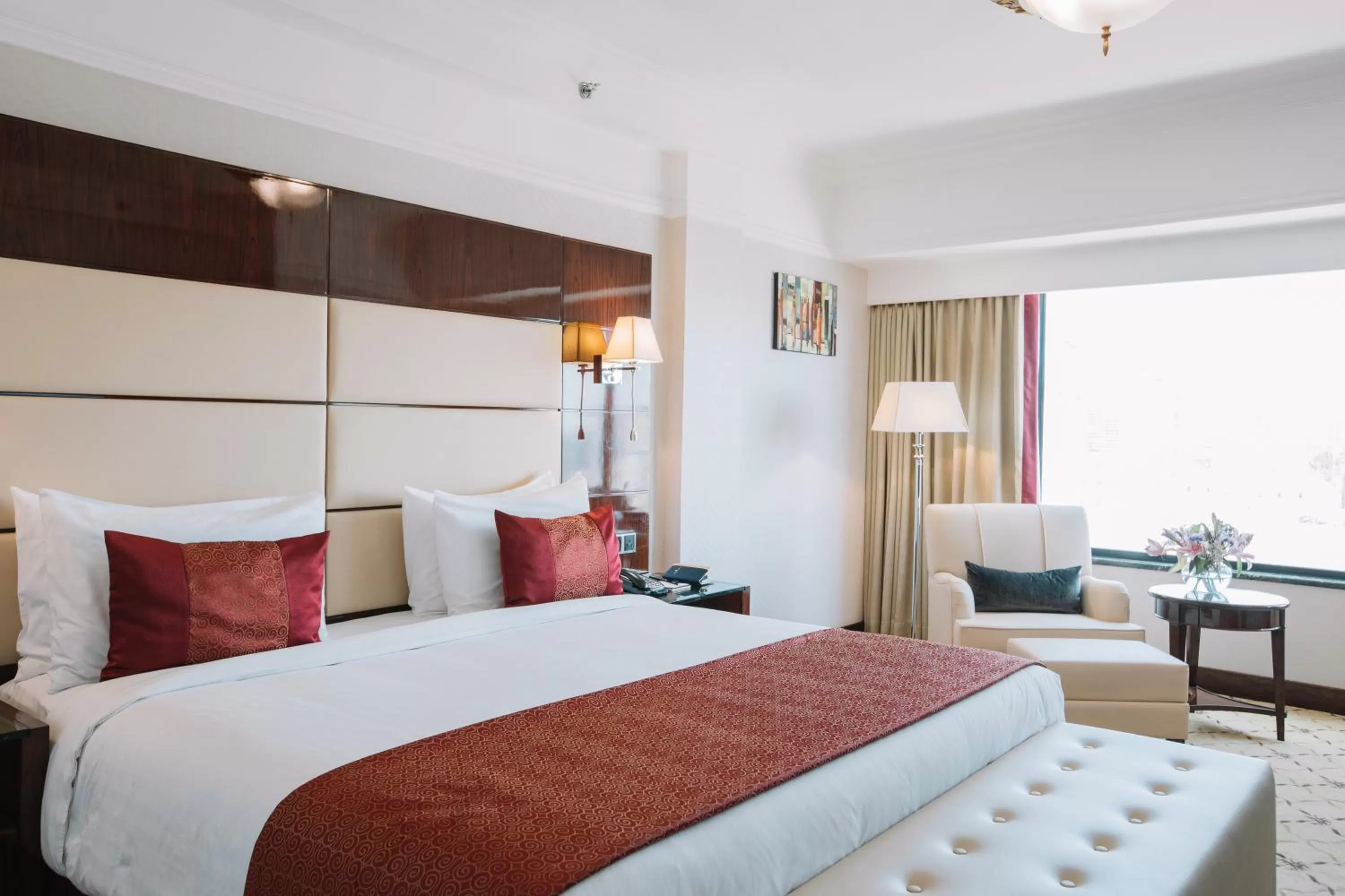 Bedroom, Bed in Golden Tulip Addis Ababa