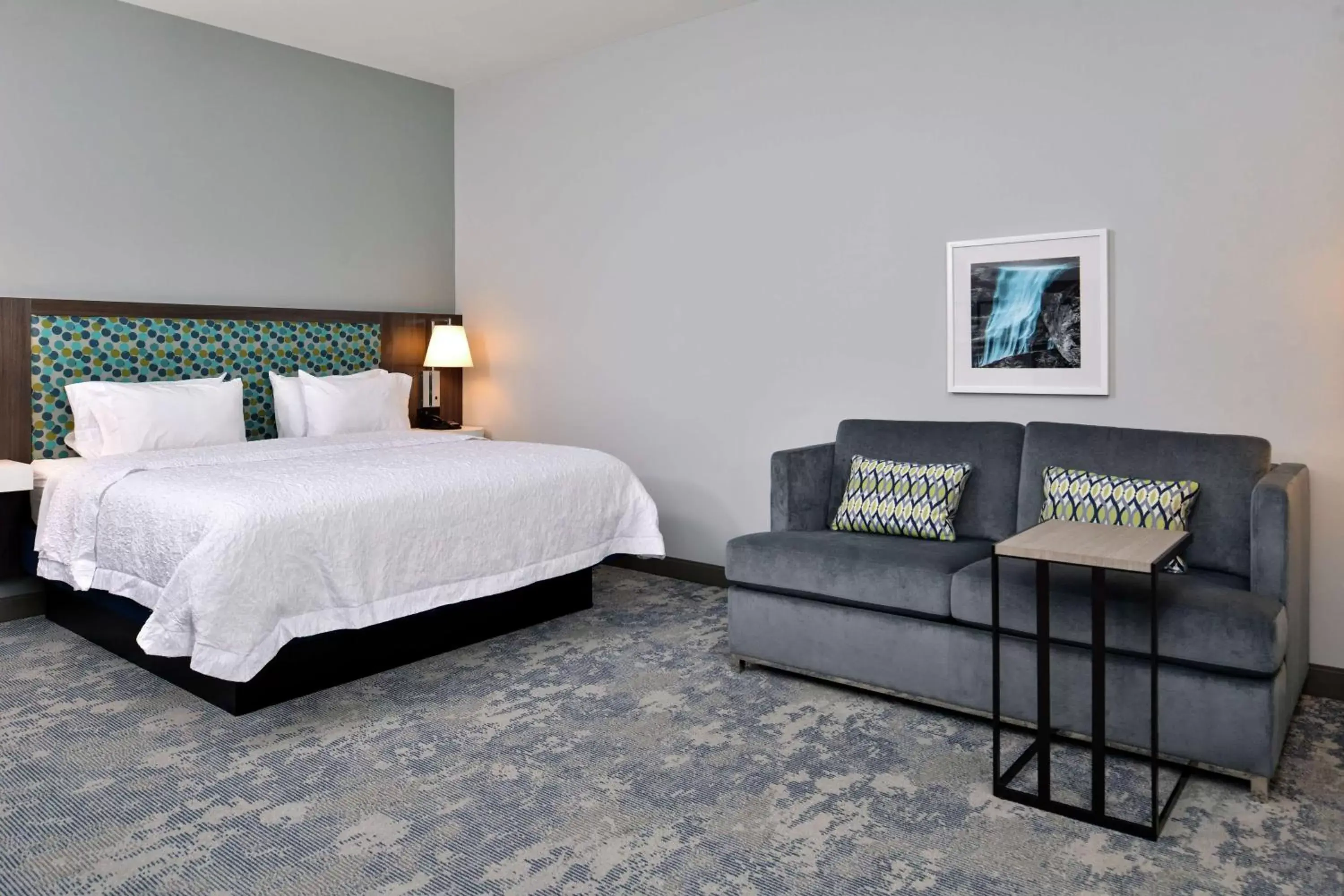 King Room with Sofa Bed - Non-Smoking in Hampton Inn Cedar Falls Downtown, Ia King Room with Sofa Bed - Non-Smoking in Hampton Inn Cedar Falls Downtown, Ia