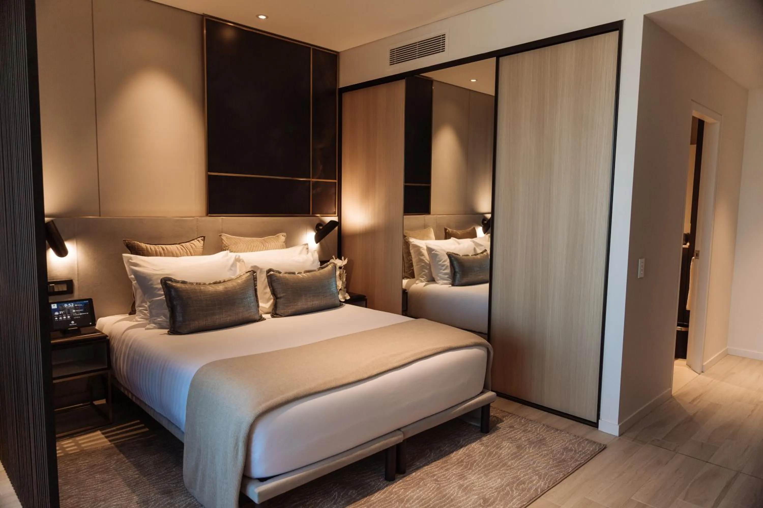 Bedroom, Bed in One Global Resorts Green Square