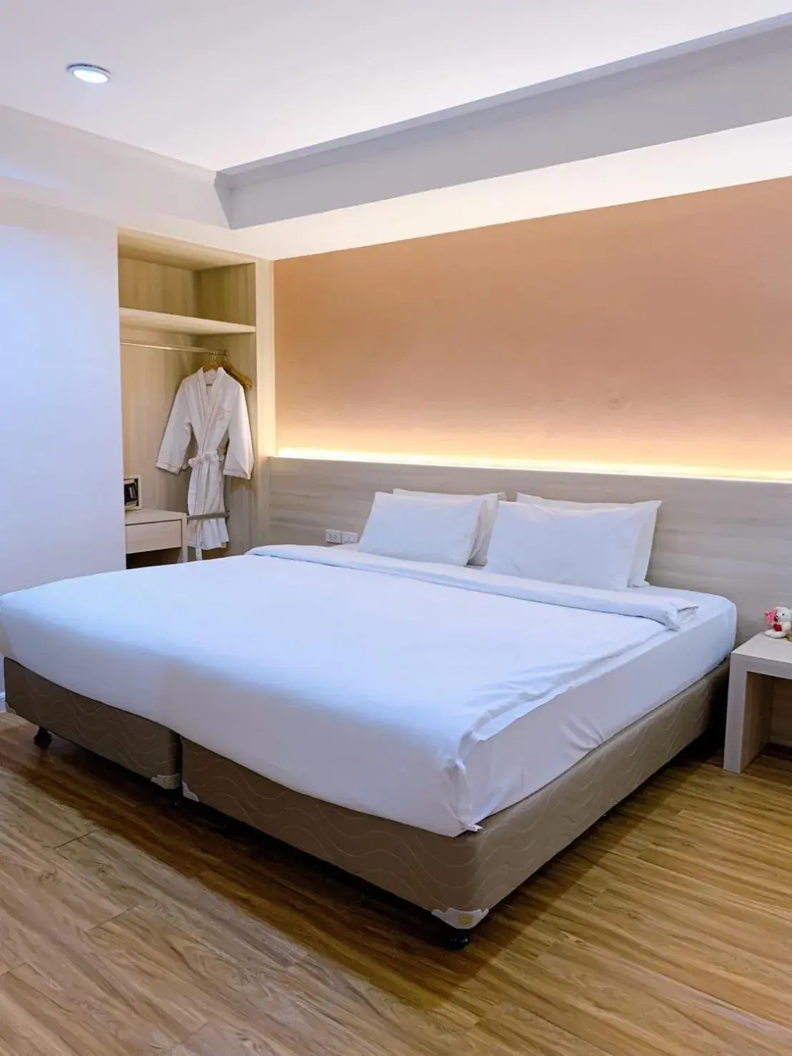 Executive Suite in Miloft Sathorn Hotel - SHA Plus Certified Executive Suite in Miloft Sathorn Hotel - SHA Plus Certified
