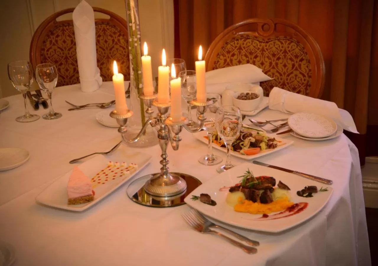 Food close-up in Bush Hotel