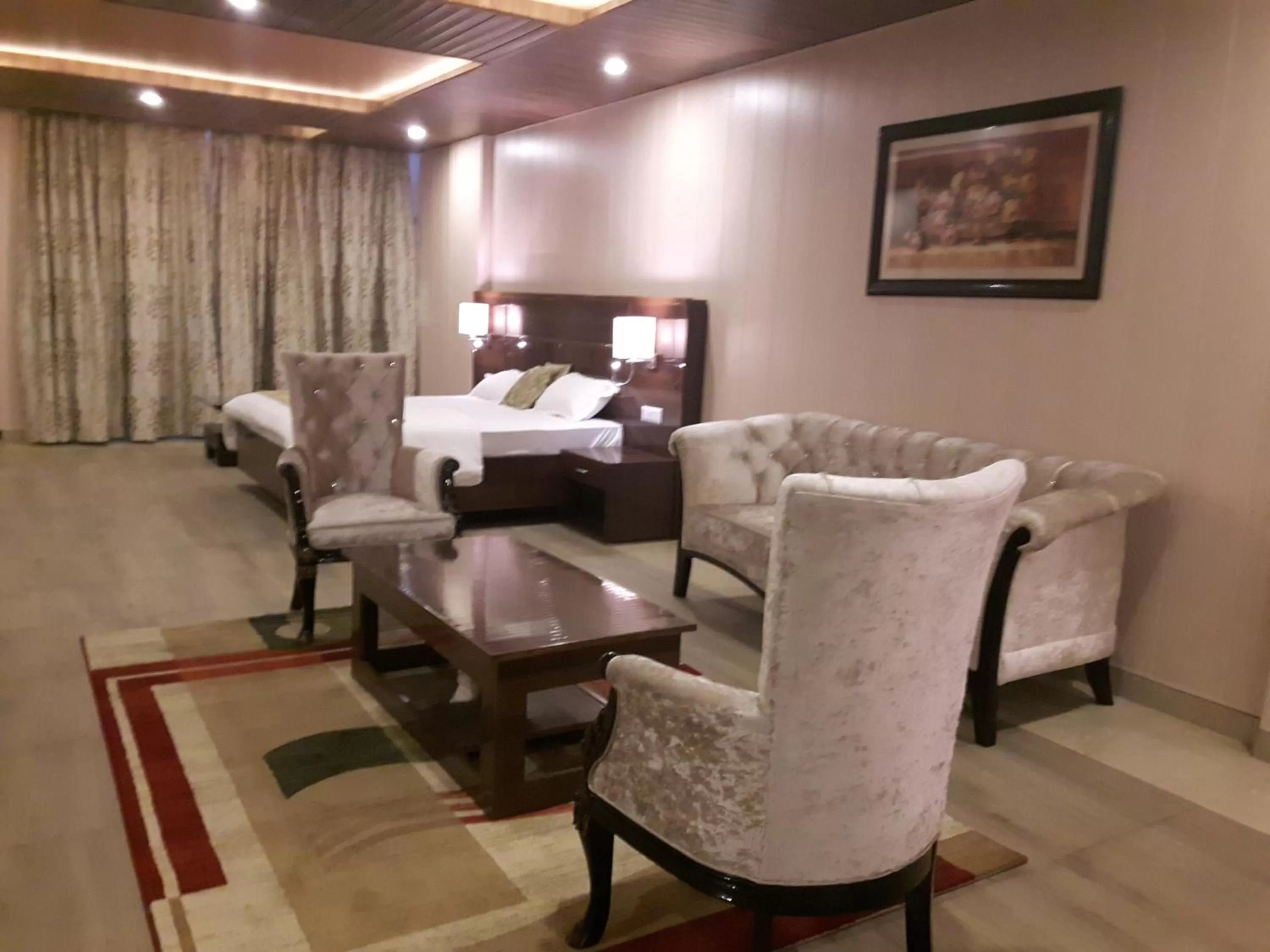 Seating Area in Maple Leaf Hotel