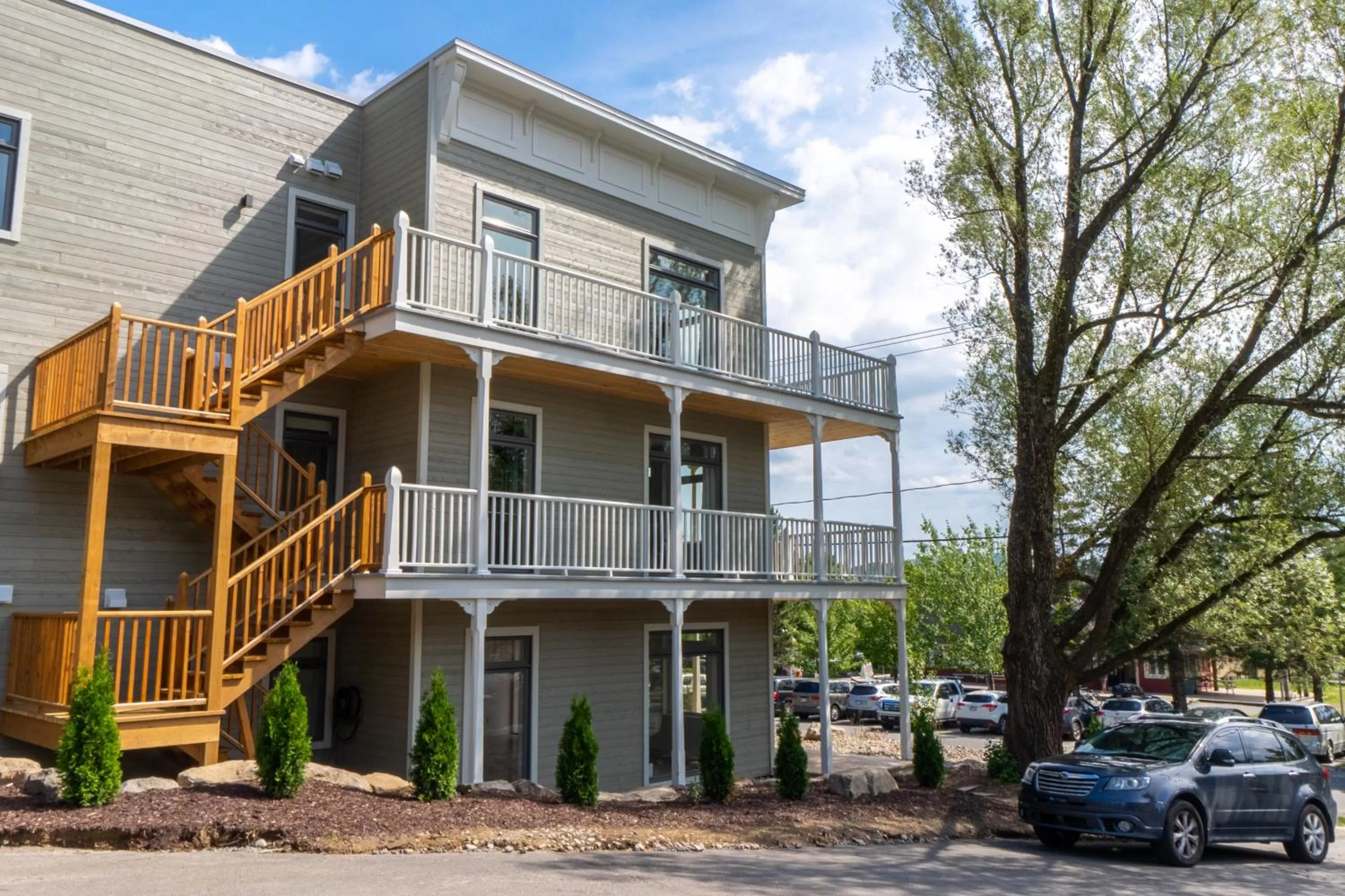 Facade/entrance in Hôtel Val-David - Appartements de la Gare