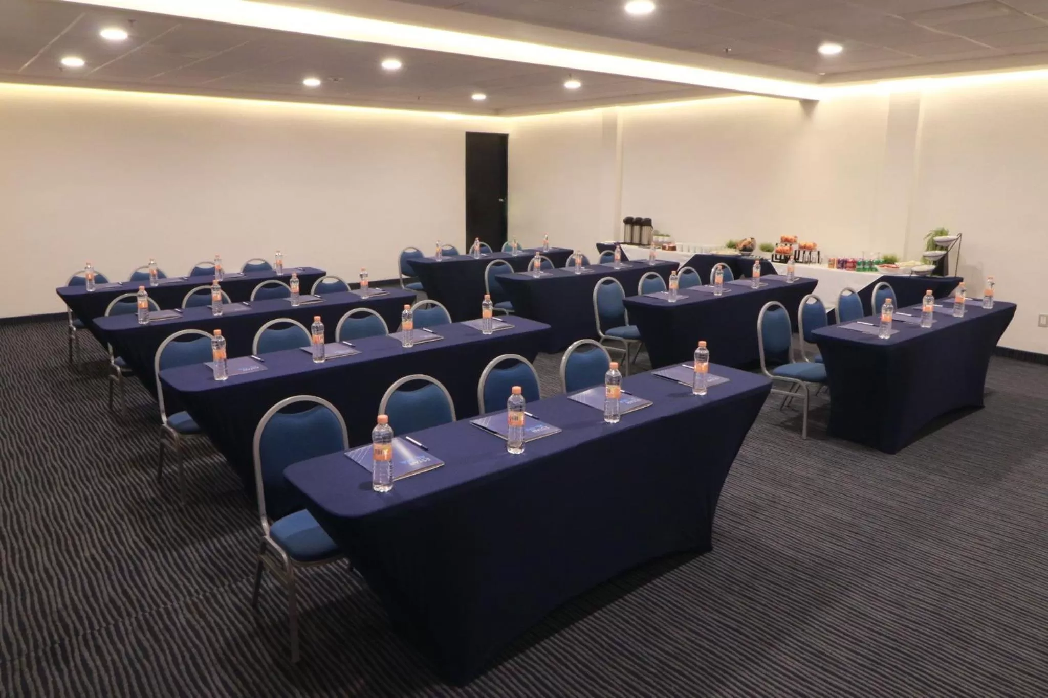 Meeting/conference room in Holiday Inn Express San Luis Potosí by IHG