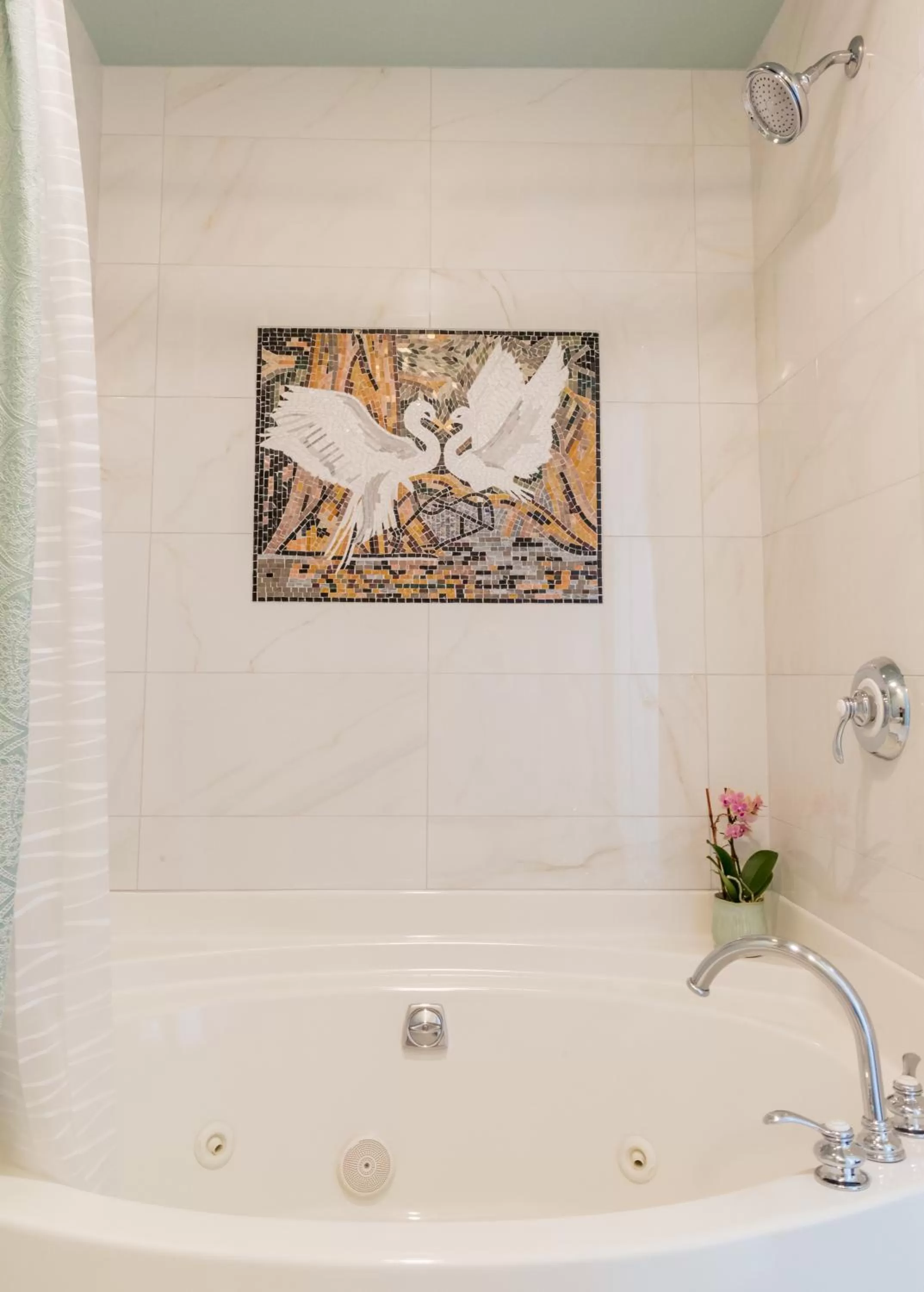 Bath in Almondy Inn Bed & Breakfast