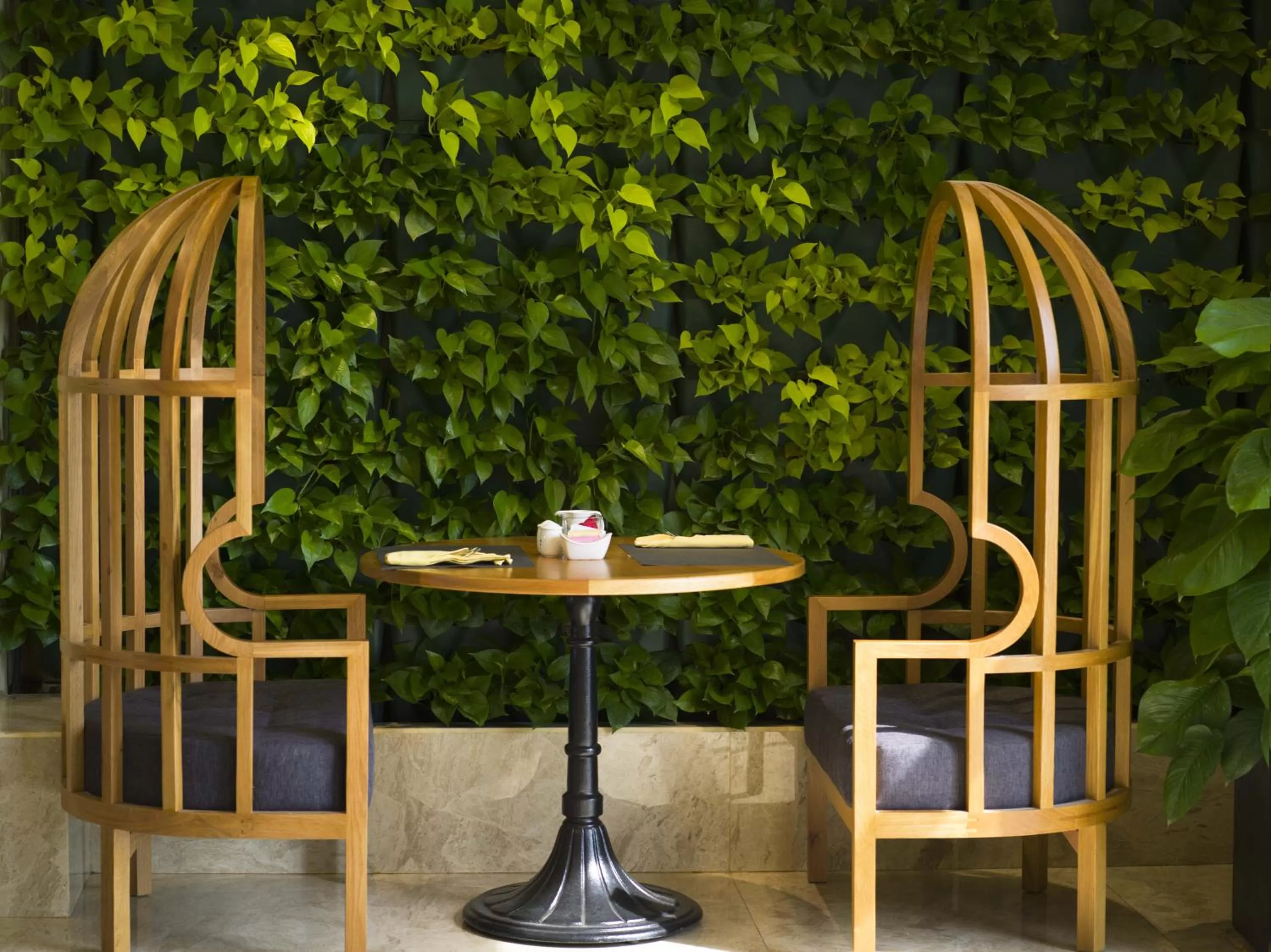 Restaurant/places to eat in MerPerle Crystal Palace