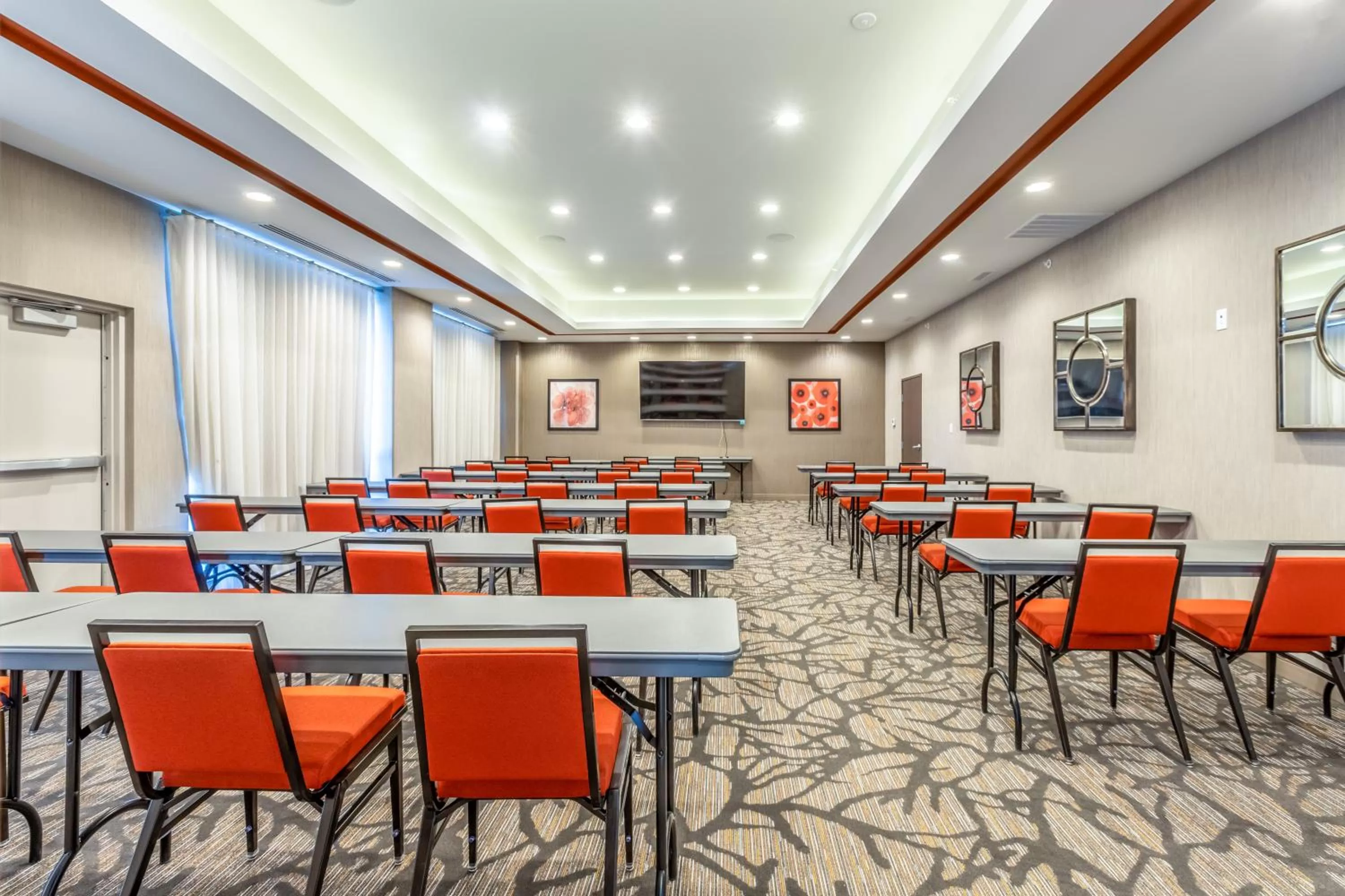 TV and multimedia in Hawthorn Extended Stay by Wyndham Loveland