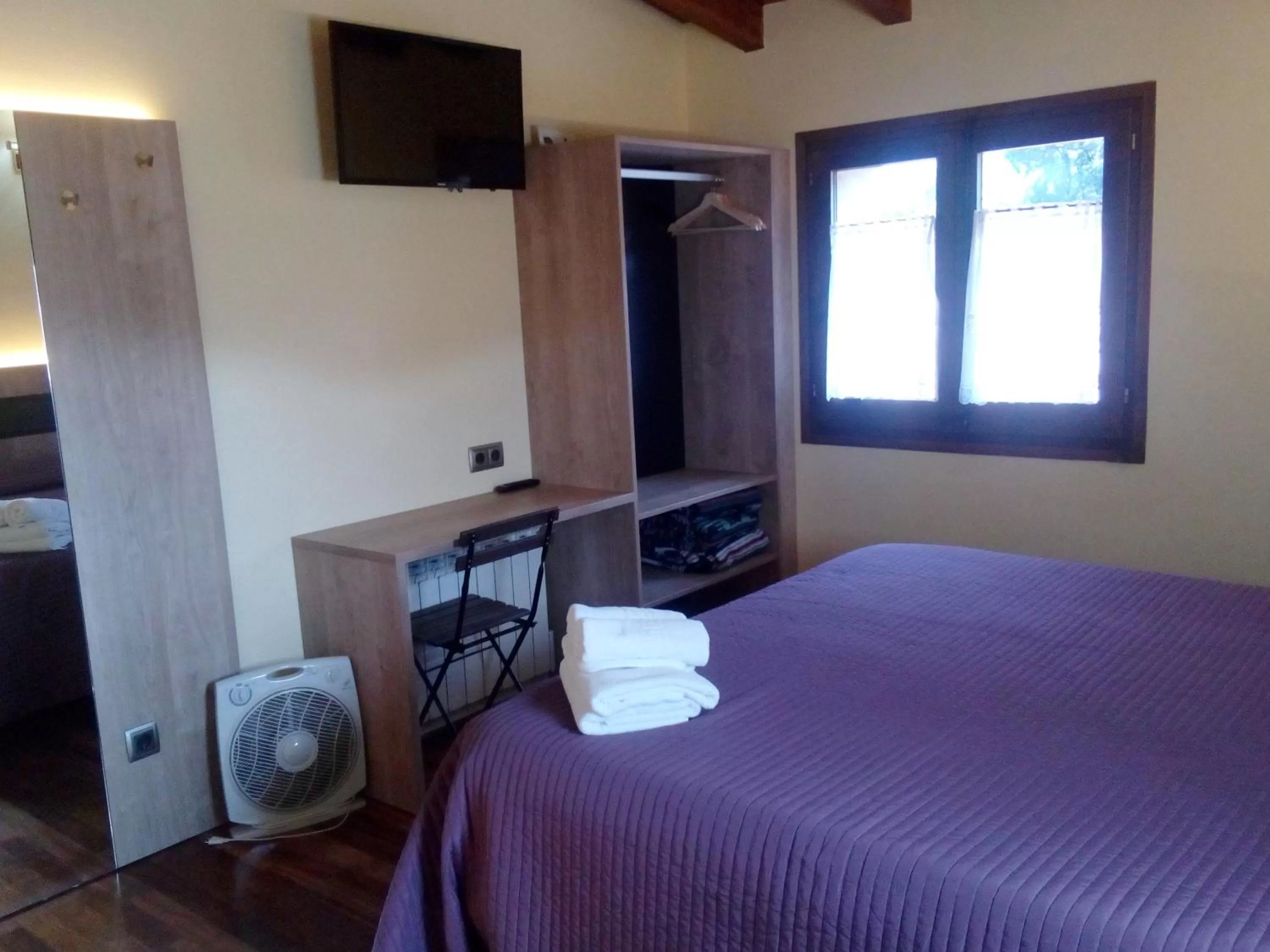 Bed in CAN MENCIÓ - Plaça Major