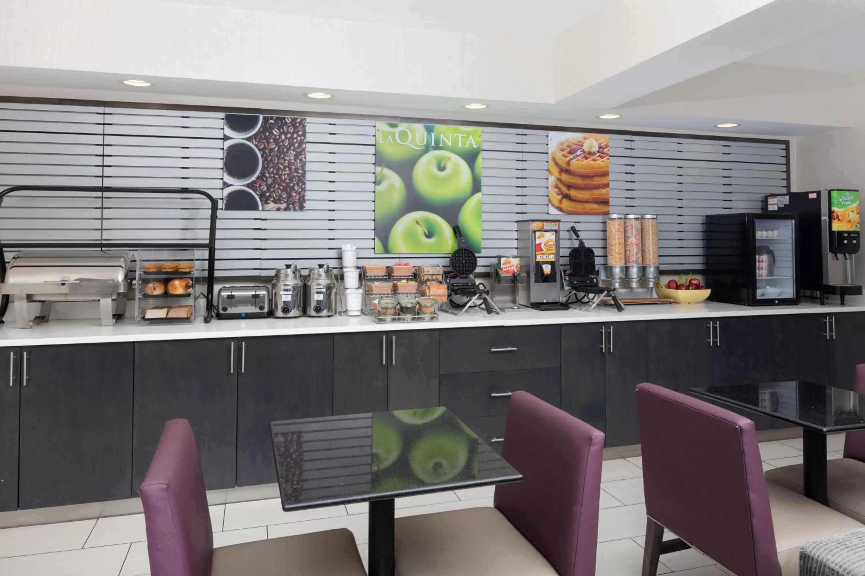 Breakfast in La Quinta by Wyndham Snellville - Stone Mountain