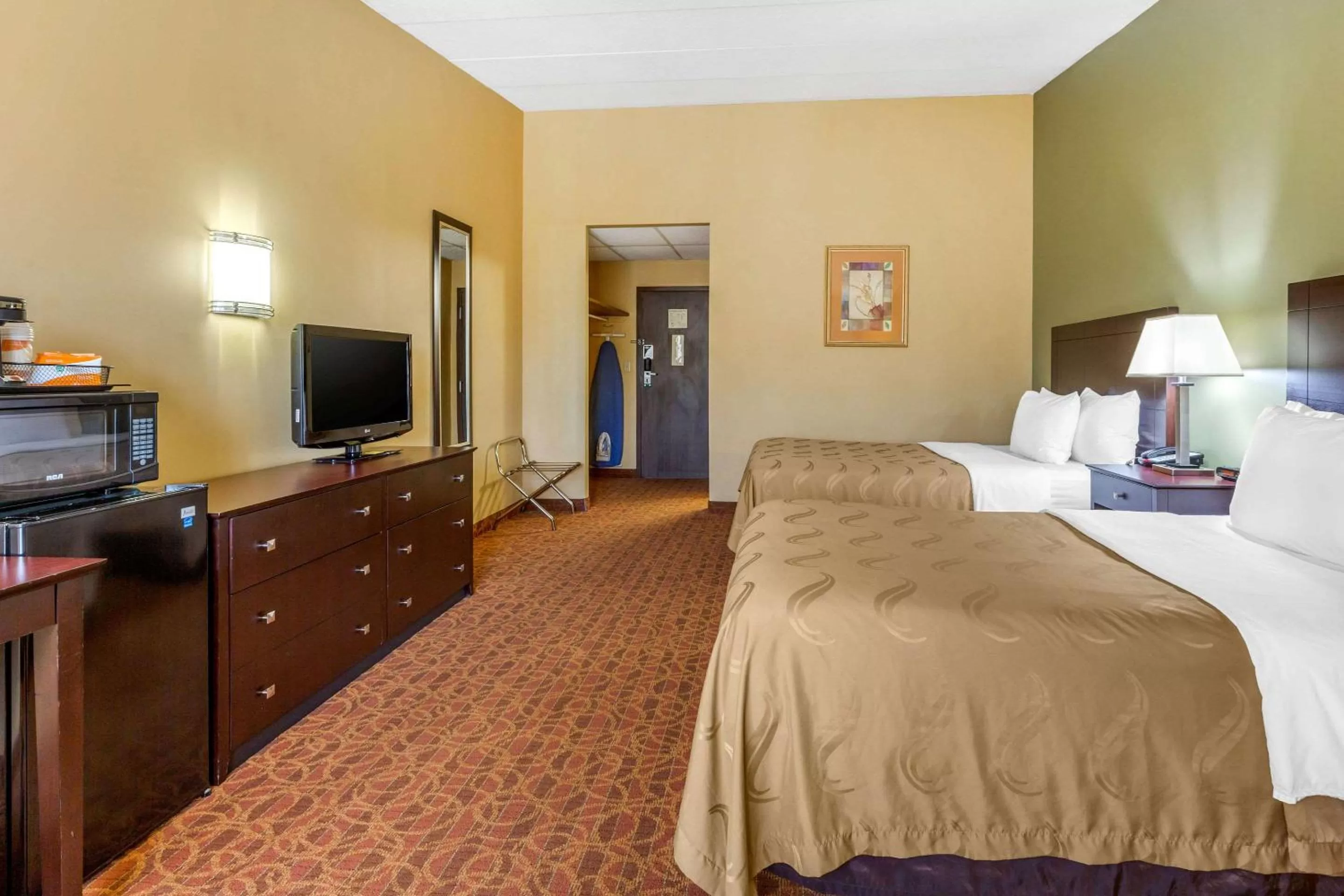 Photo of the whole room, Bed in Quality Inn Old Saybrook - Westbrook