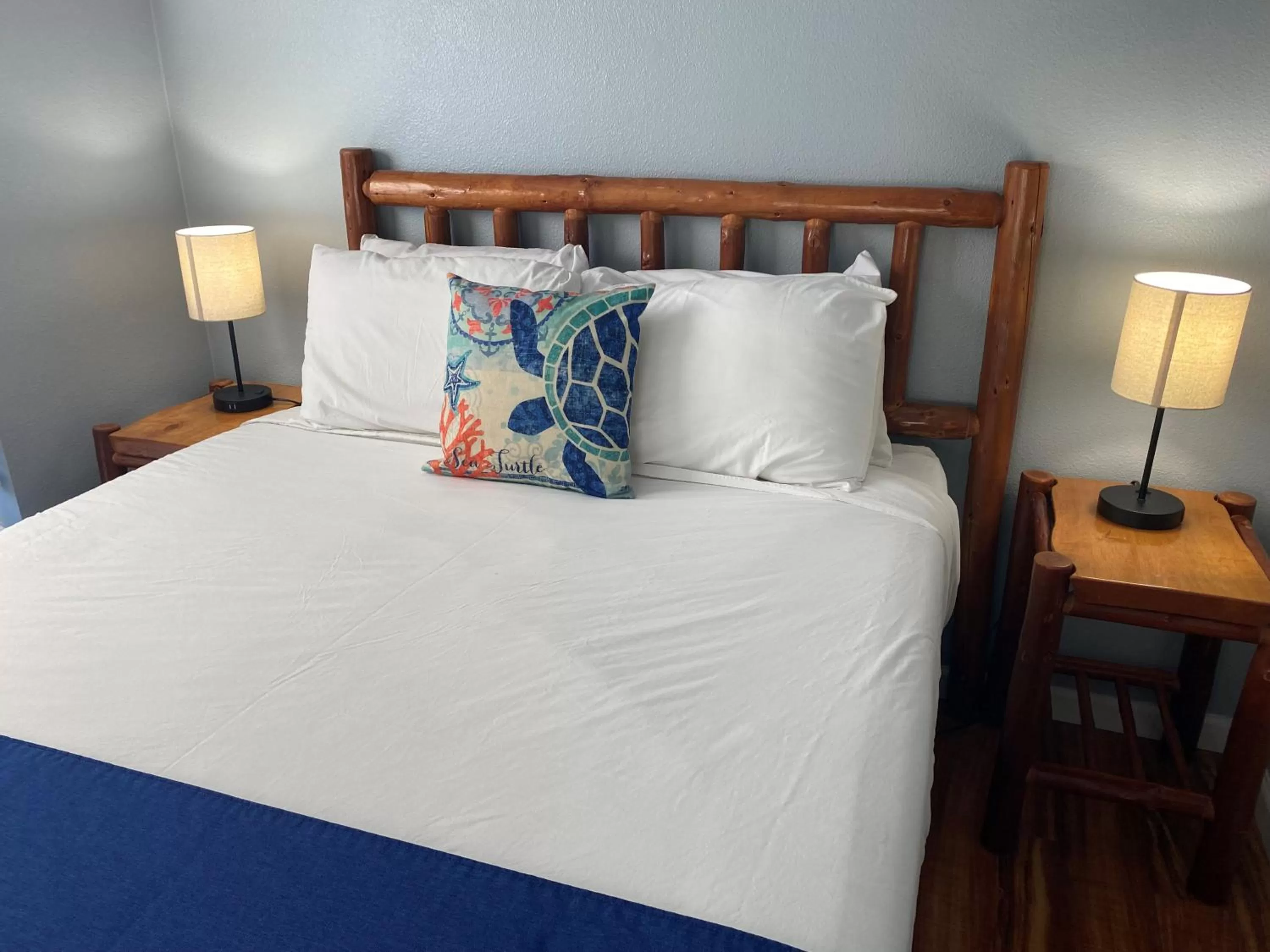 Bed in The Waterfront at Potlatch