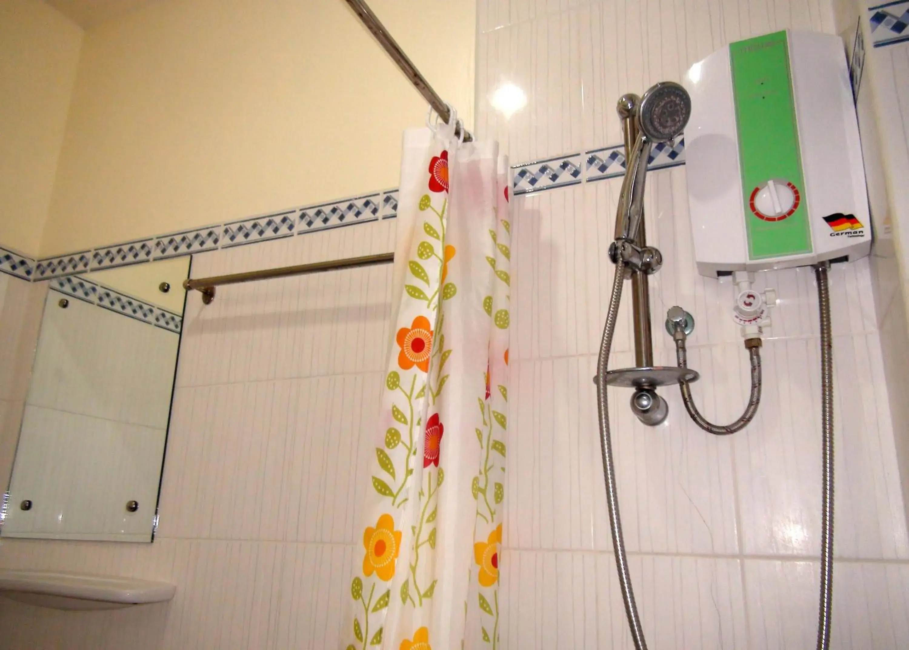 Deluxe Quadruple Room in Squares Beachside Apartments Deluxe Quadruple Room in Squares Beachside Apartments