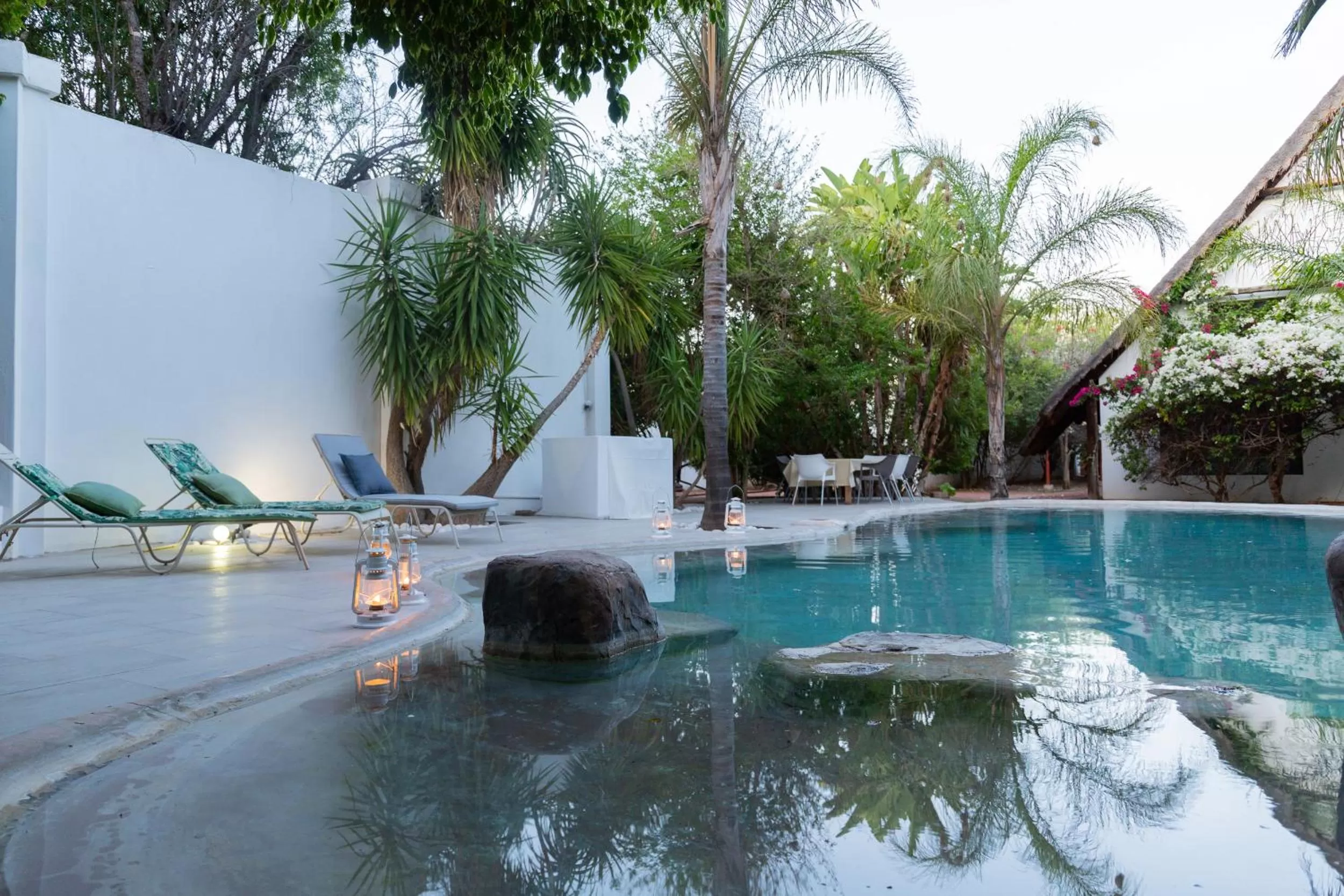 Swimming pool in Out of Africa Town Lodge