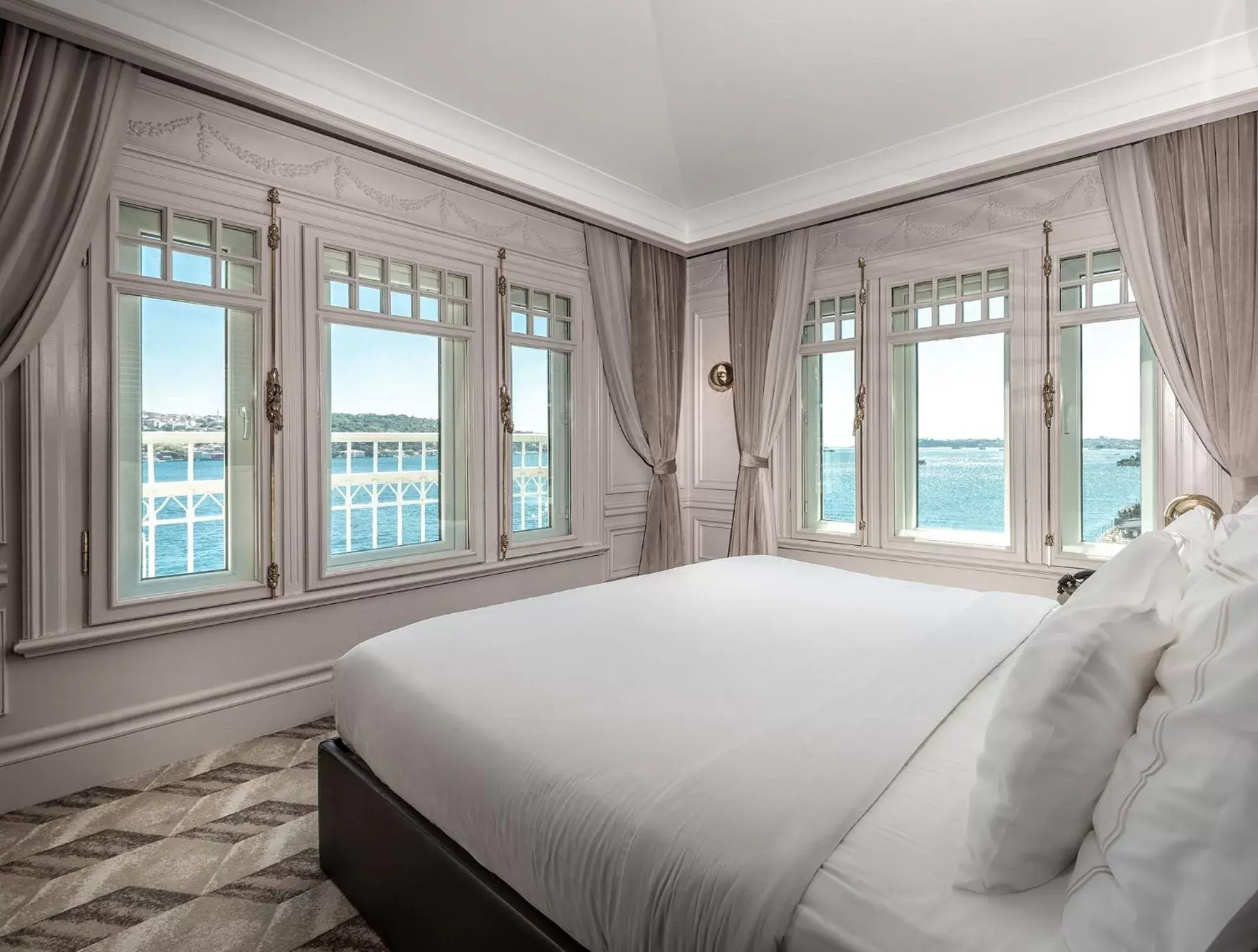 Grand Bosphorus Penthouse Suite in The Stay Bosphorus Grand Bosphorus Penthouse Suite in The Stay Bosphorus