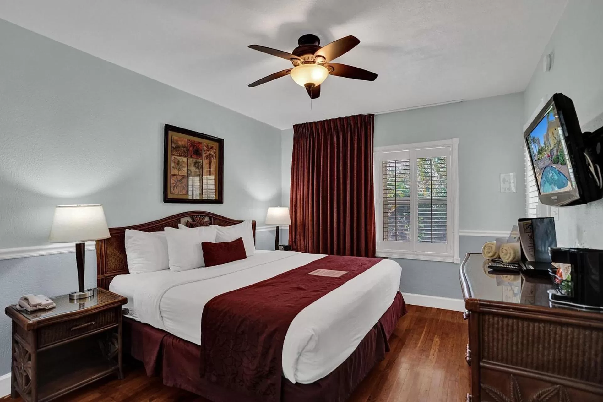 Bed in The Worthington Resorts - Clothing Optional - Men Only - Solo hombres