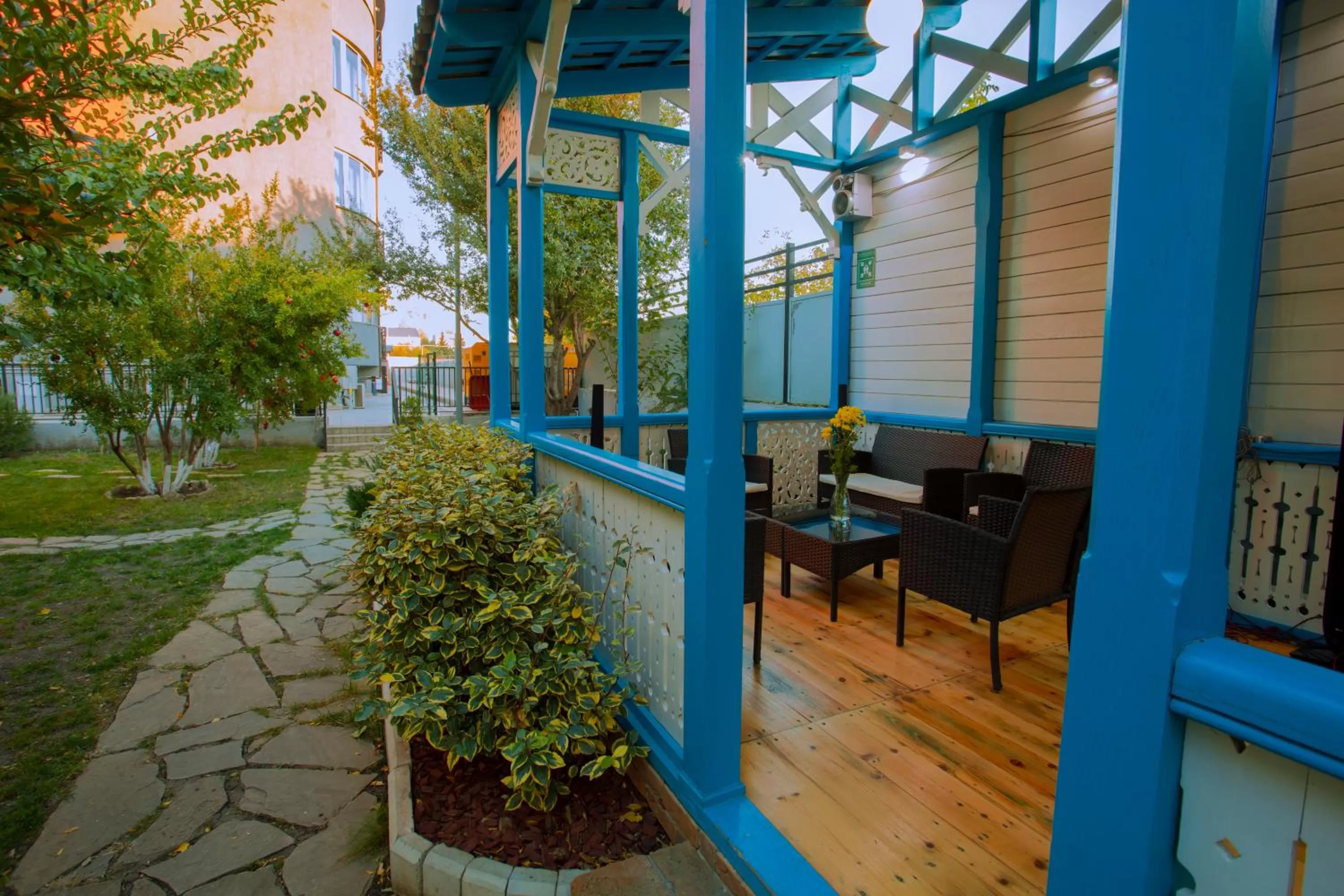 Patio in Apart Hotel West