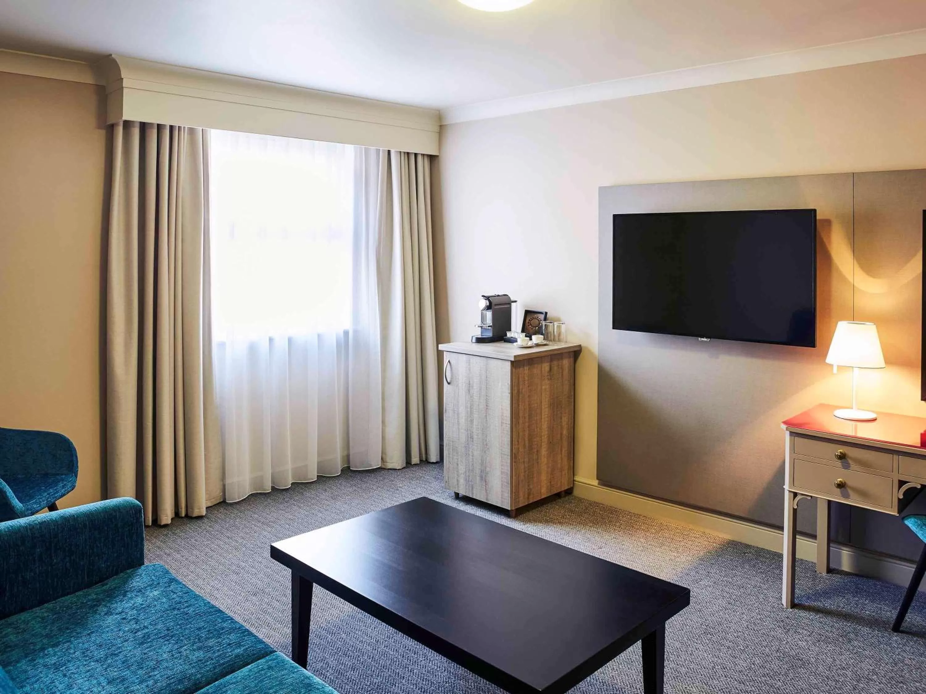 Photo of the whole room in Mercure Haydock Hotel