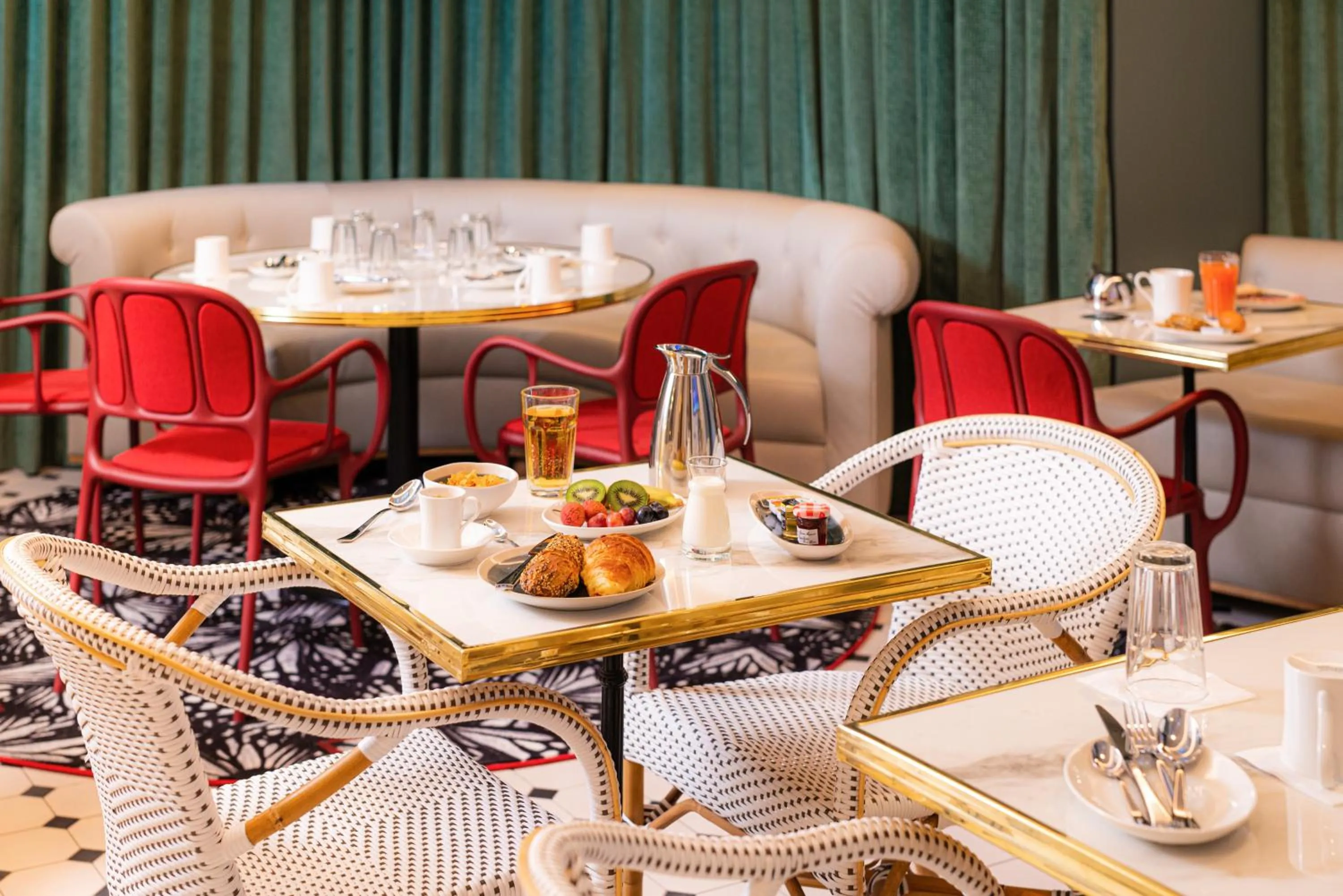 Breakfast in Mercure Paris Gare De Lyon Opera Bastille