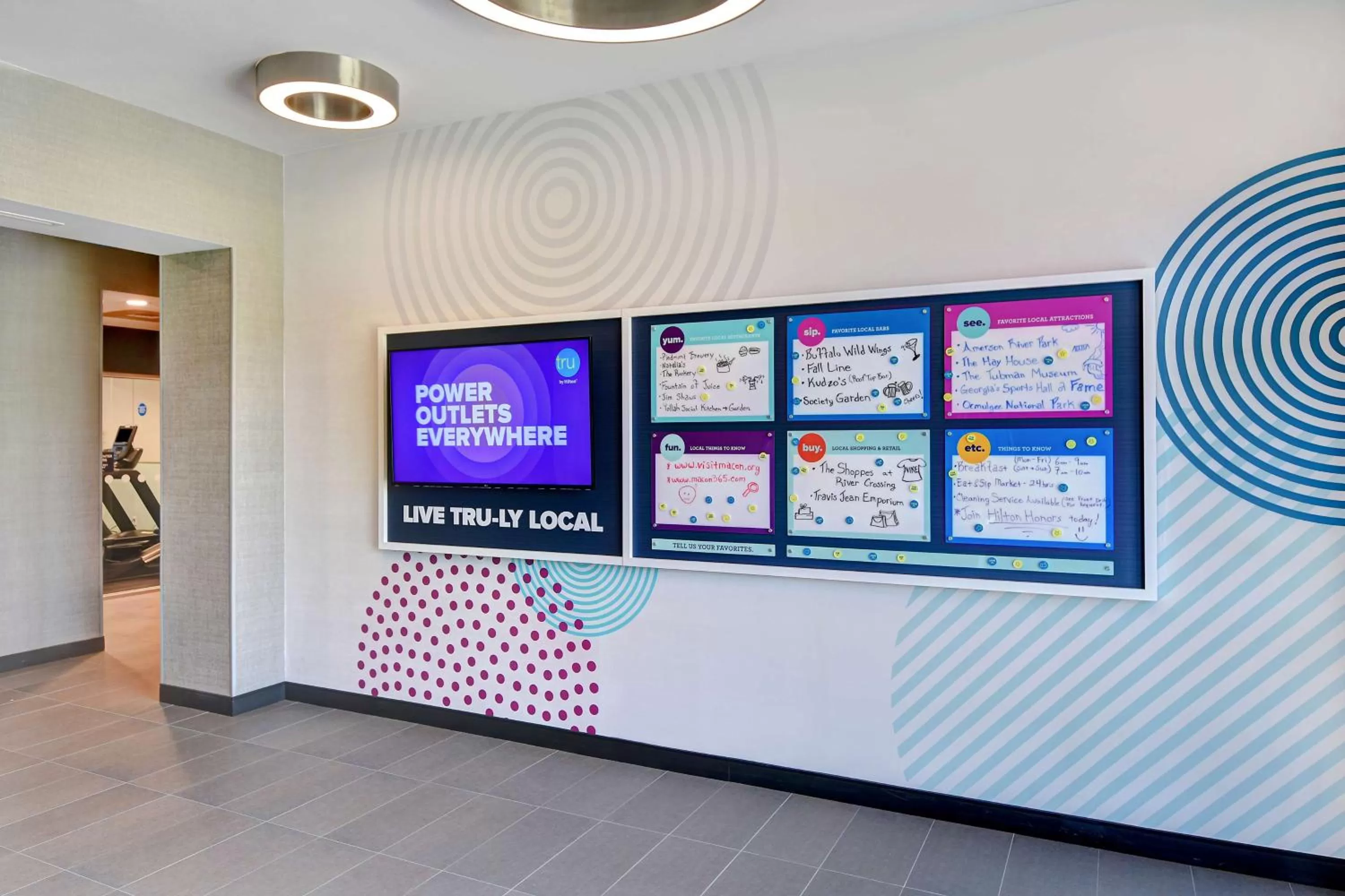 Lobby or reception in Tru By Hilton Macon North, Ga