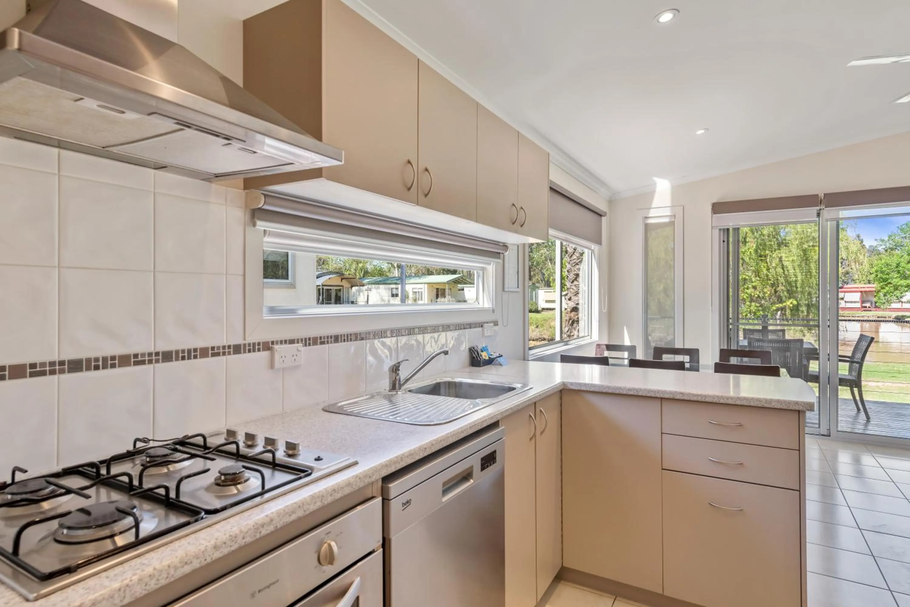 Kitchen or kitchenette in Discovery Parks - Maidens Inn Moama