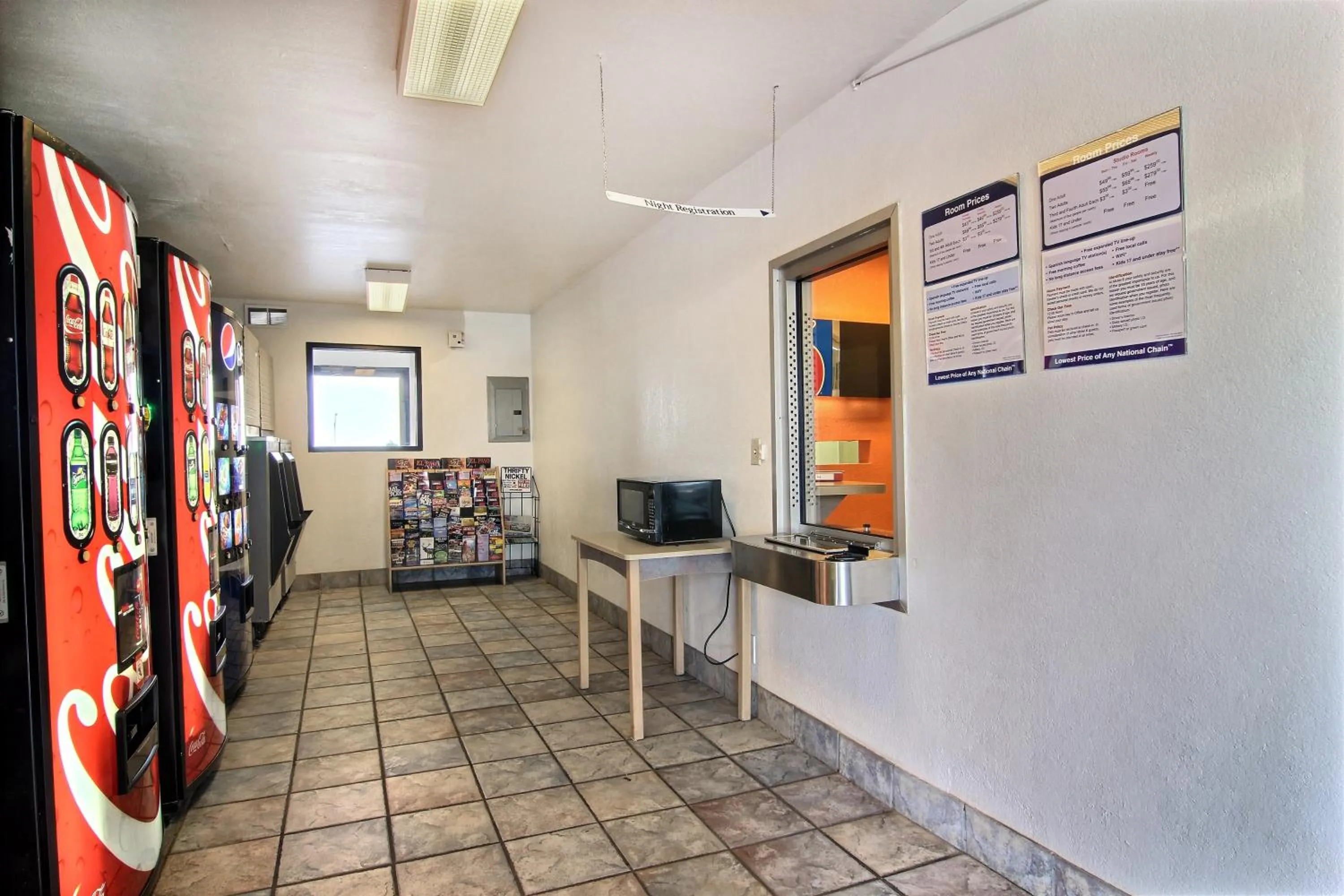 Food and drinks in Motel 6-Lubbock, TX