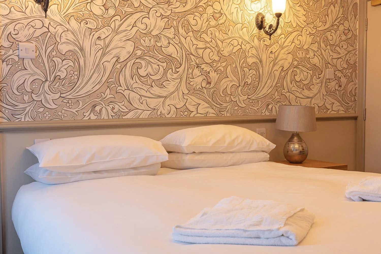 Bedroom, Bed in The New Inn by Roomsbooked