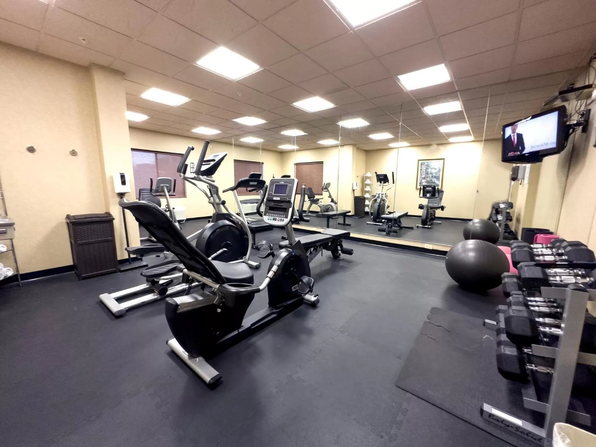 Spa and wellness centre/facilities in Holiday Inn Express Hotel & Suites Barstow by IHG