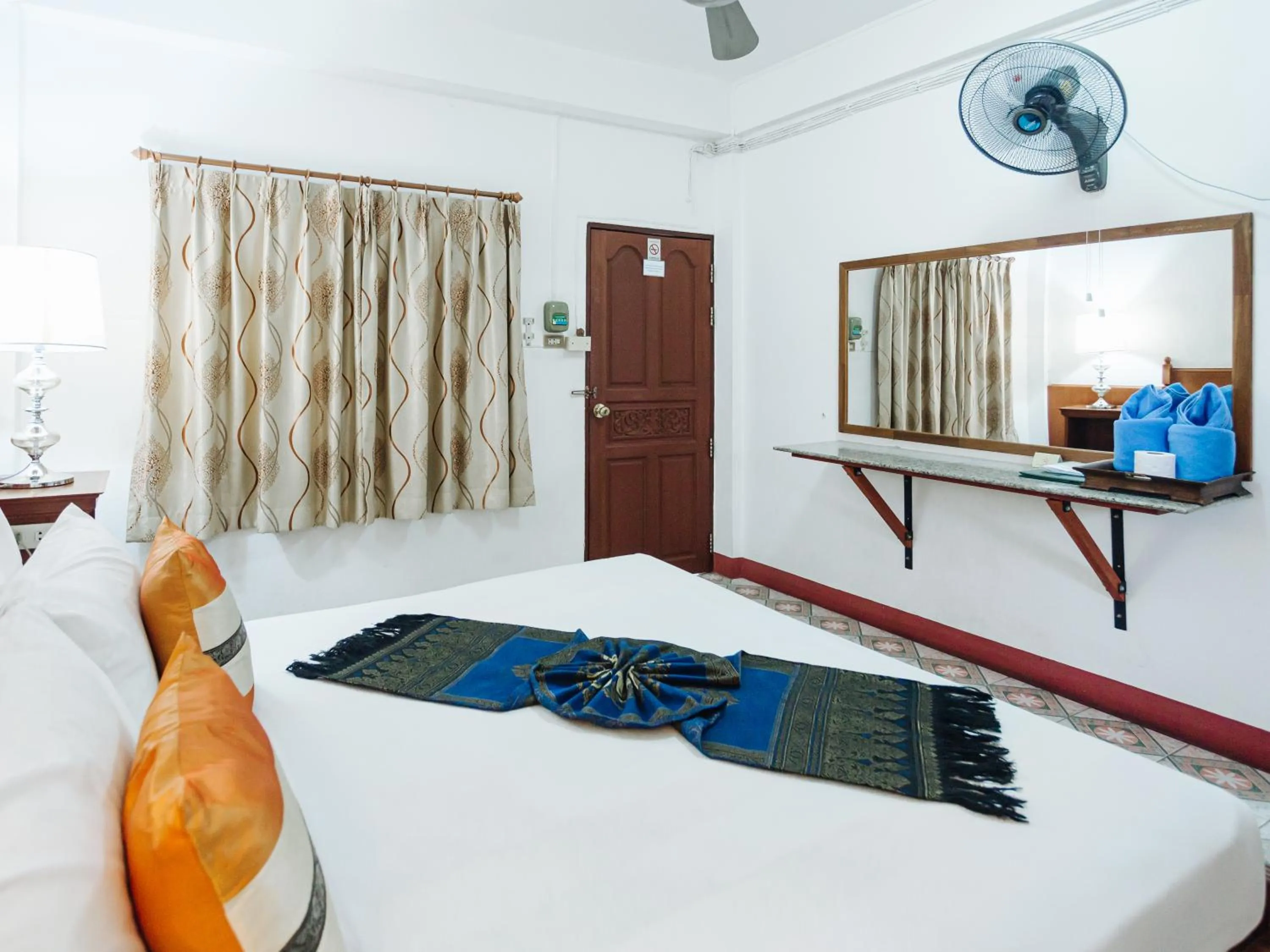 Bedroom, Bed in Rendezvous Oldtown Chiangmai