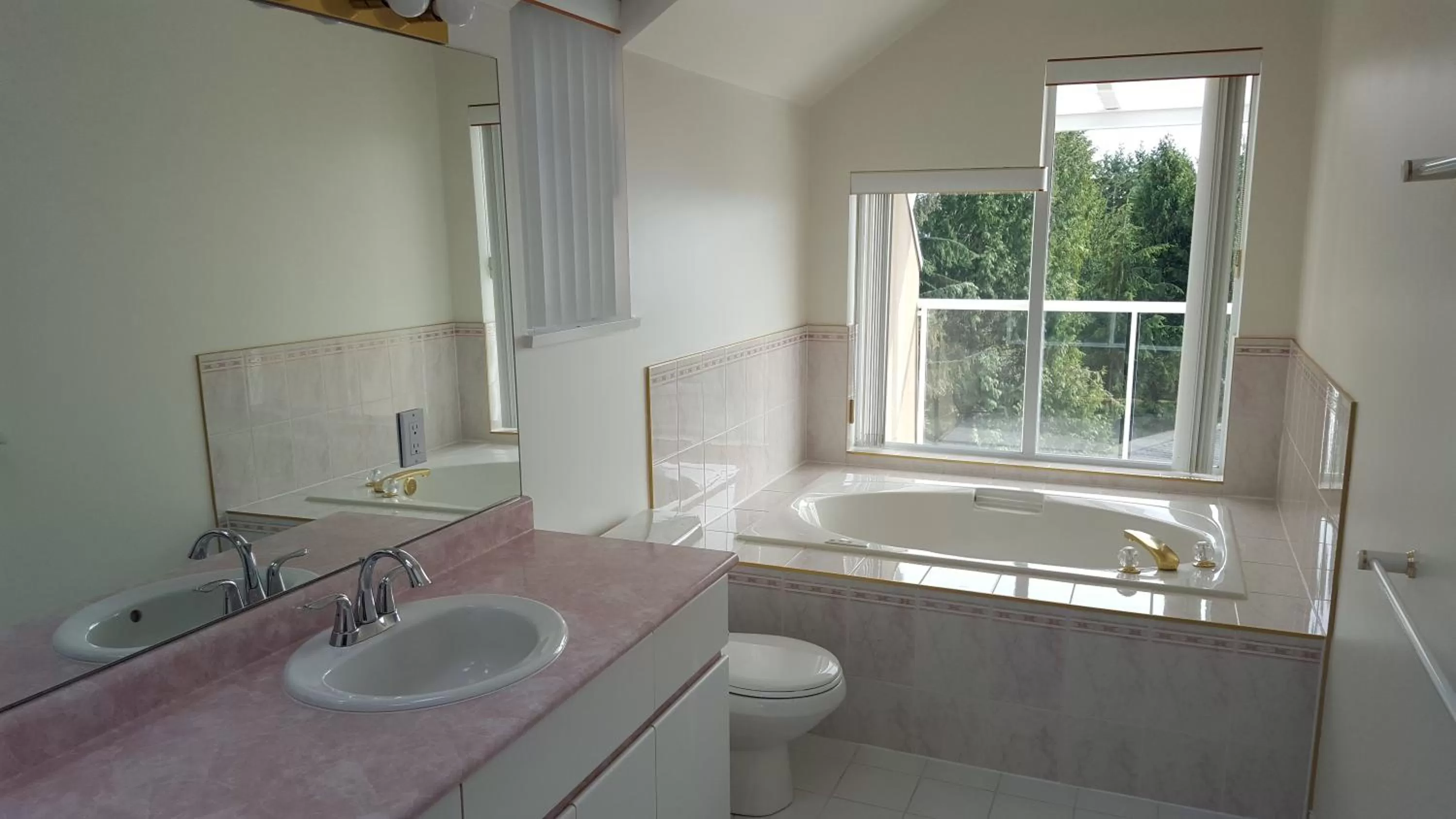 Bathroom in Emperial Suites