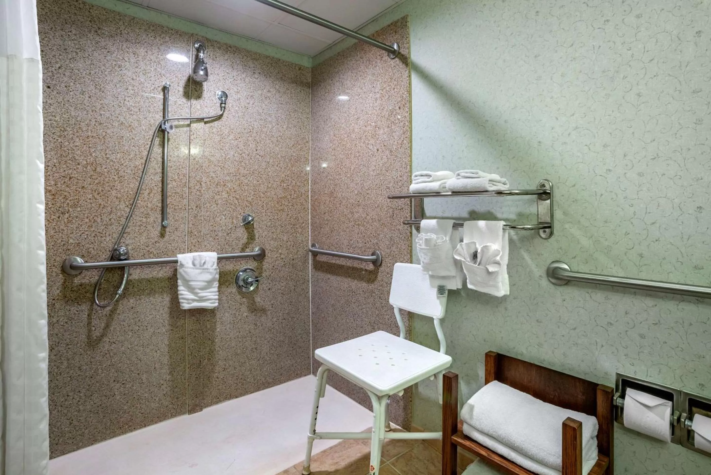 Bedroom in Comfort Suites Hagerstown