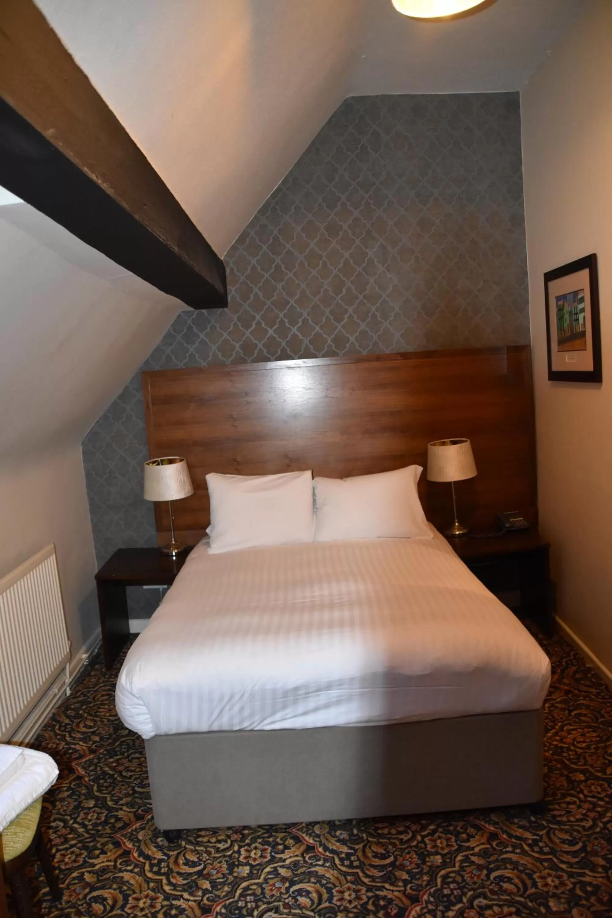 Bedroom, Bed in George Hotel Wetherspoon