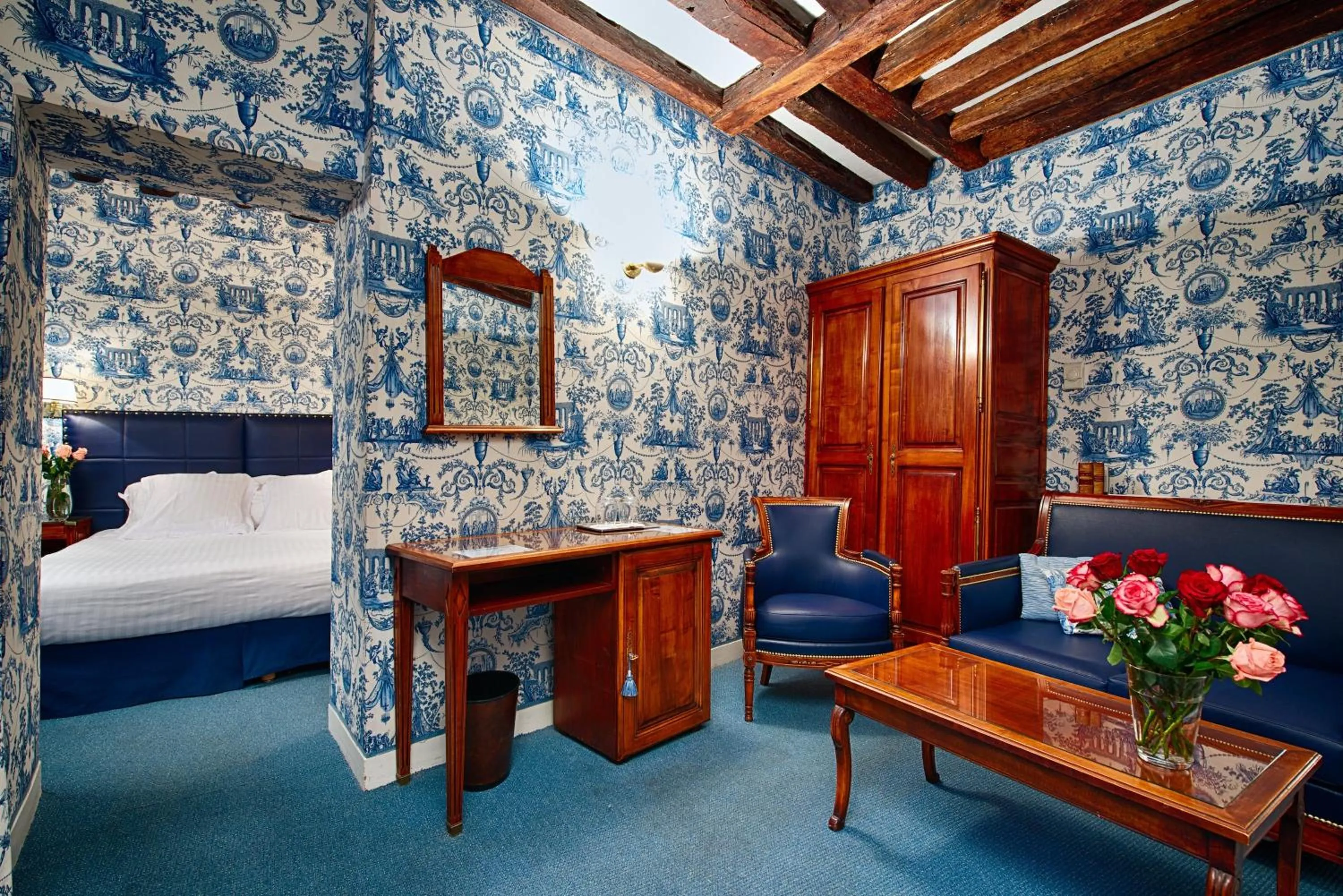 Photo of the whole room, Bed in Relais Hôtel du Vieux Paris
