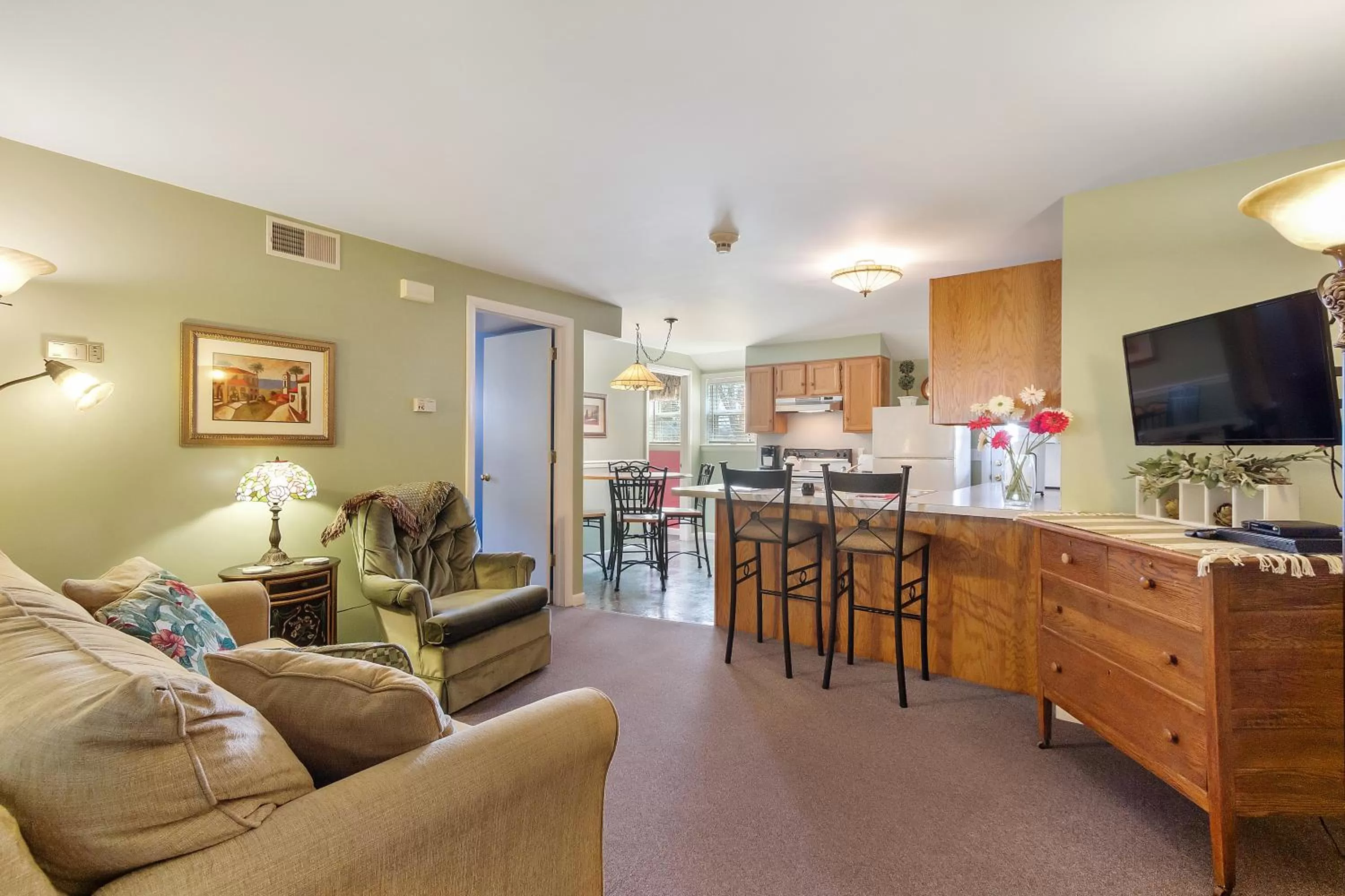 Living room in After Eight Bed and Breakfast