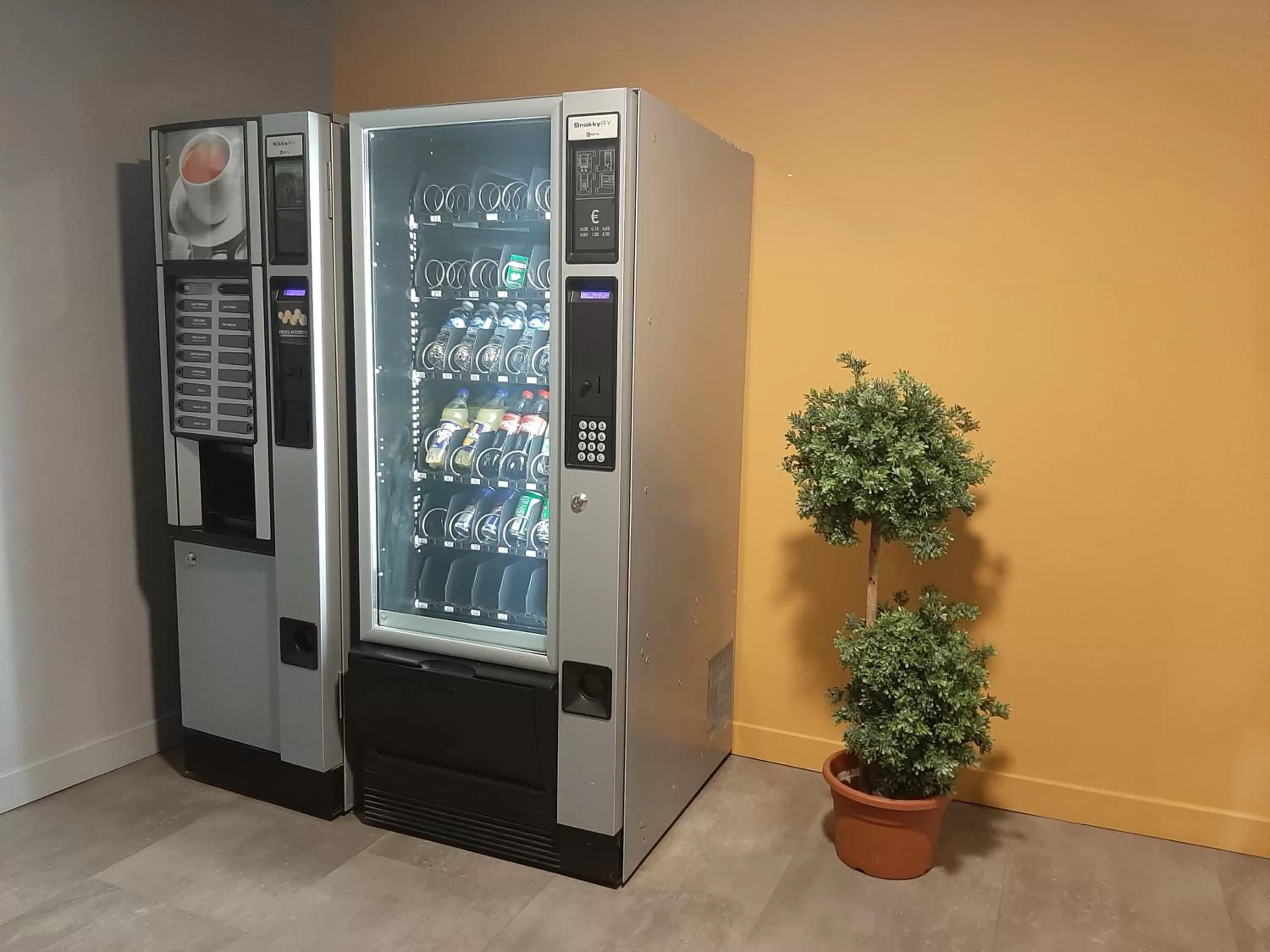 Drinks in Hotel Martinez Grenay