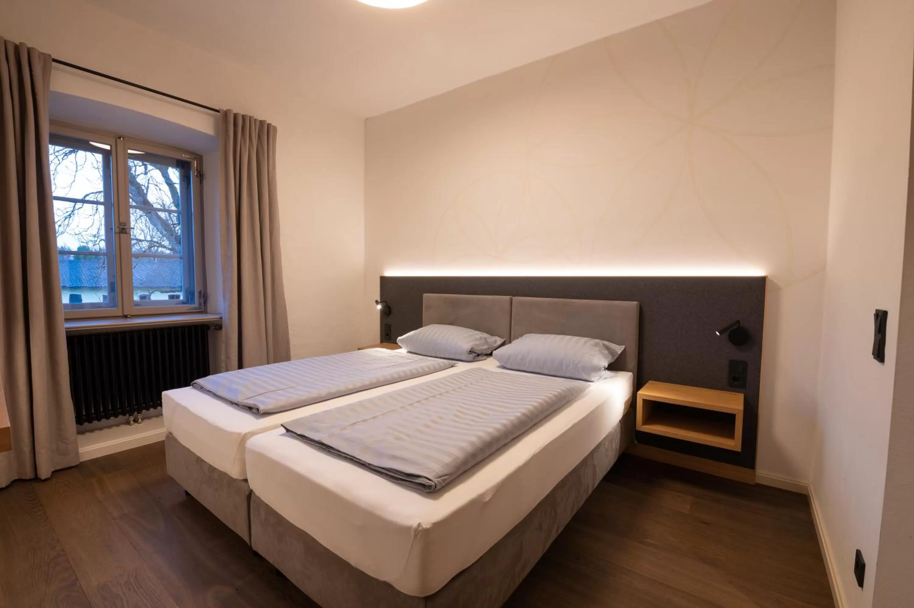 Bed in LANDHOTEL ALTE ZOLLSTATION- Historical Building