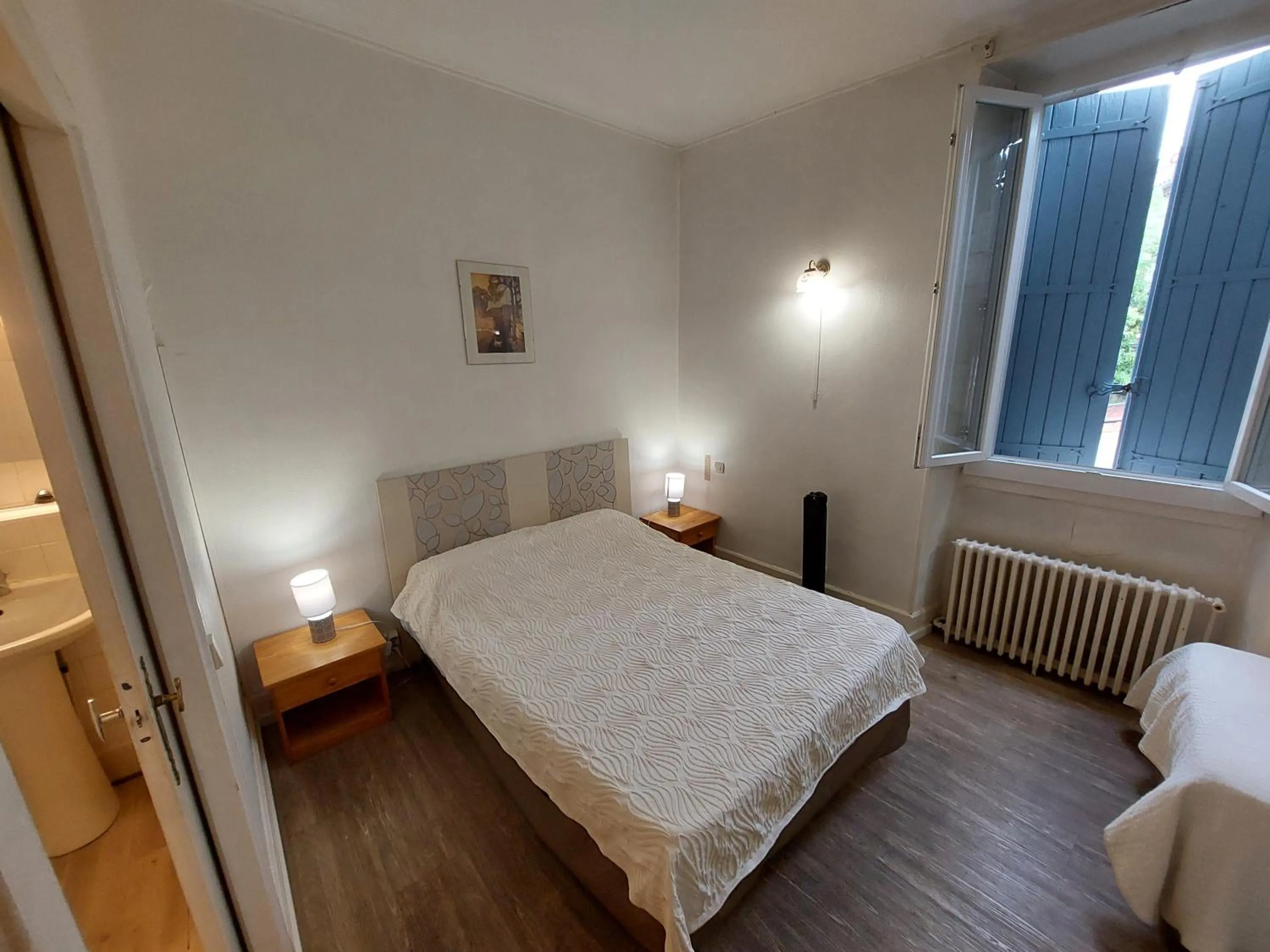 Photo of the whole room, Bed in Logis Hotels - Hôtel Le Boulevard