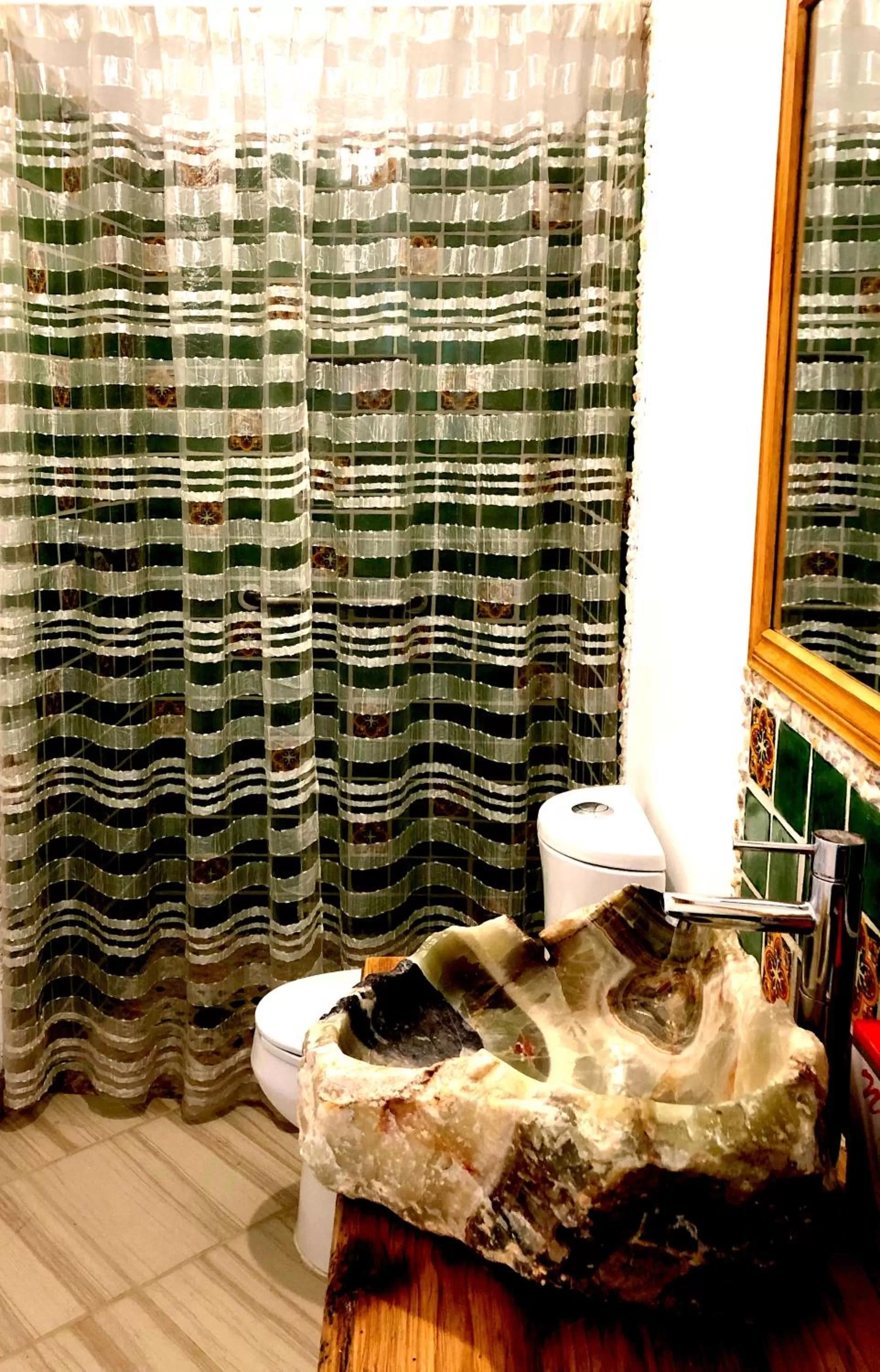 Bathroom in Casa Jacinta Guest House