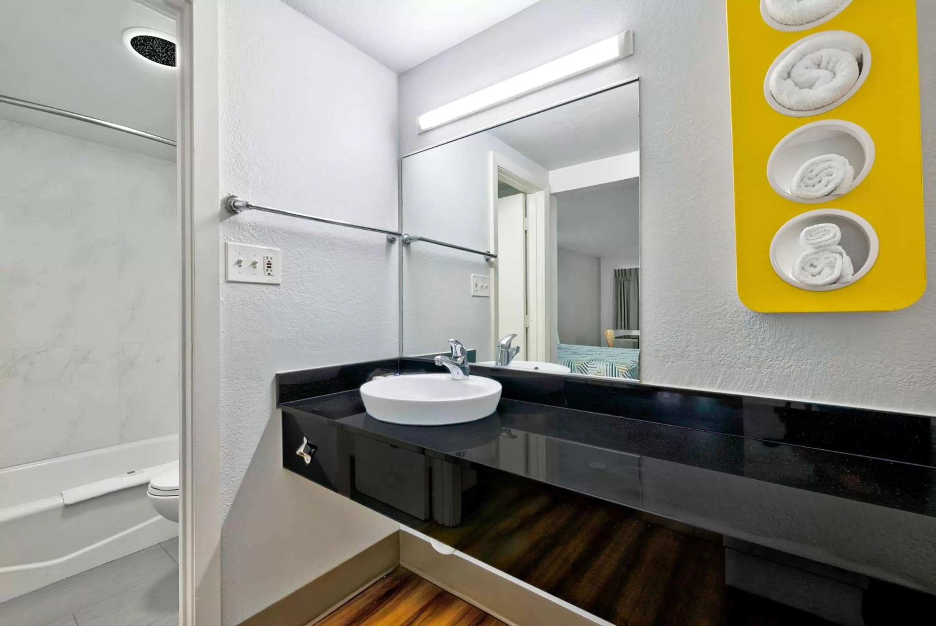 Bedroom in Motel 6-Plano, TX - Plano Northeast