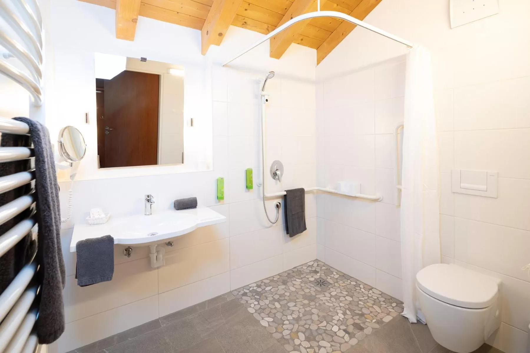 Bathroom in Familien- und Wellnesshotel "Viktoria"