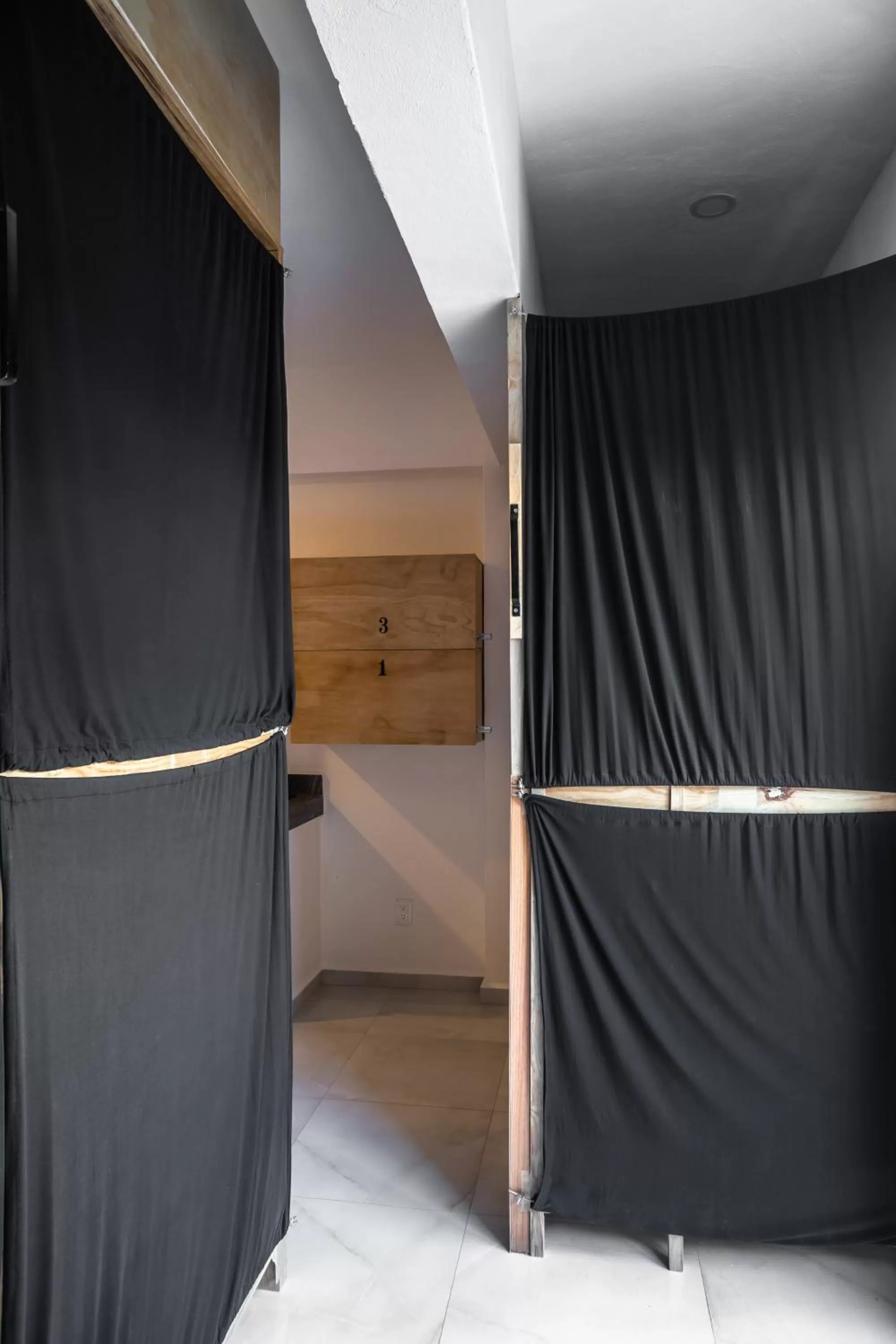 Bunk Bed in Maui hostel playa del carmen